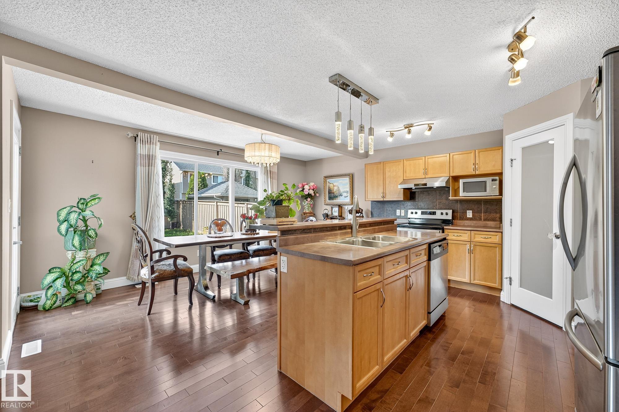 Photo 9 at 8429 Sloane Crescent NW, South Terwillegar, Edmonton