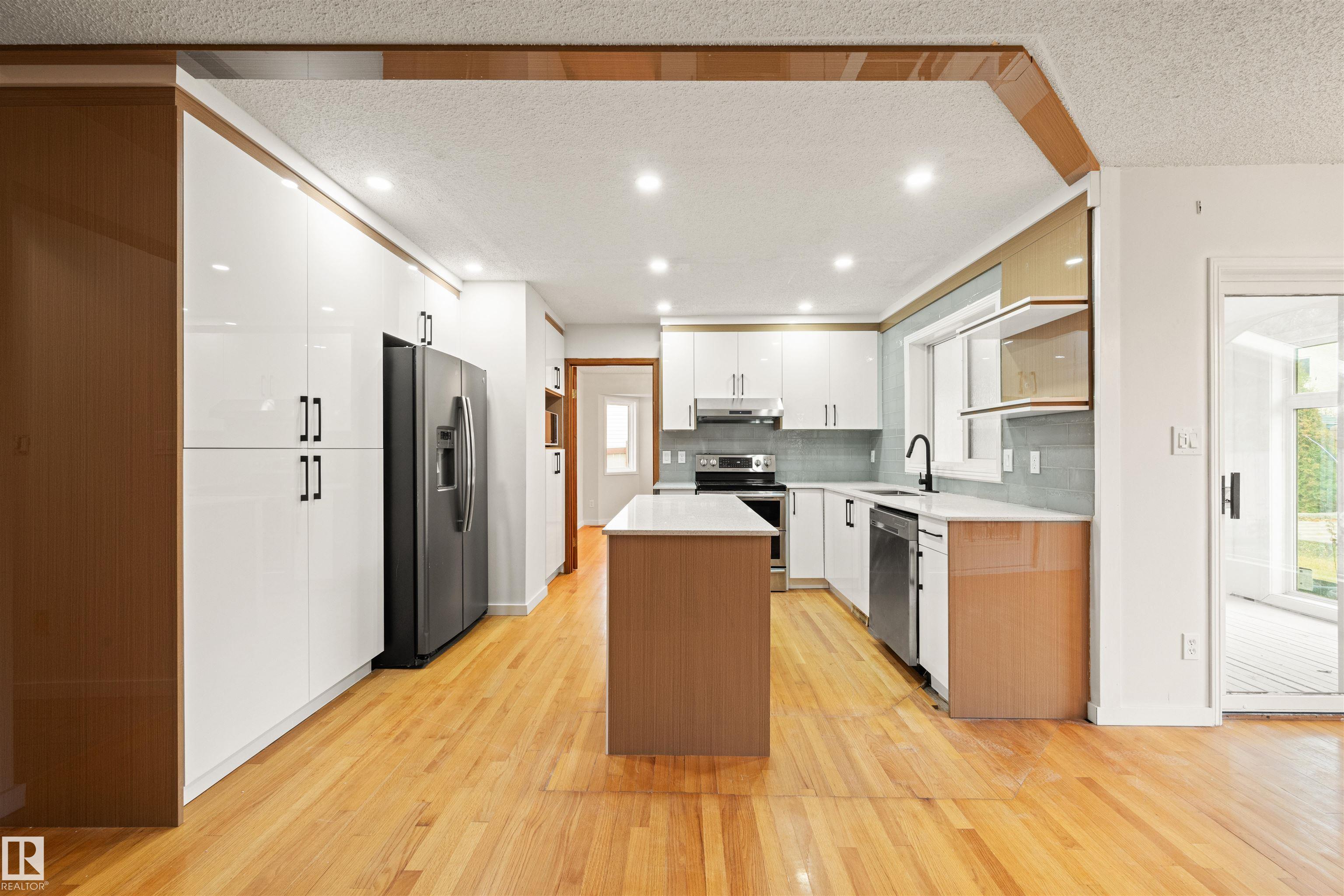 Photo 13 at 706 Burley Drive NW, Bulyea Heights, Edmonton