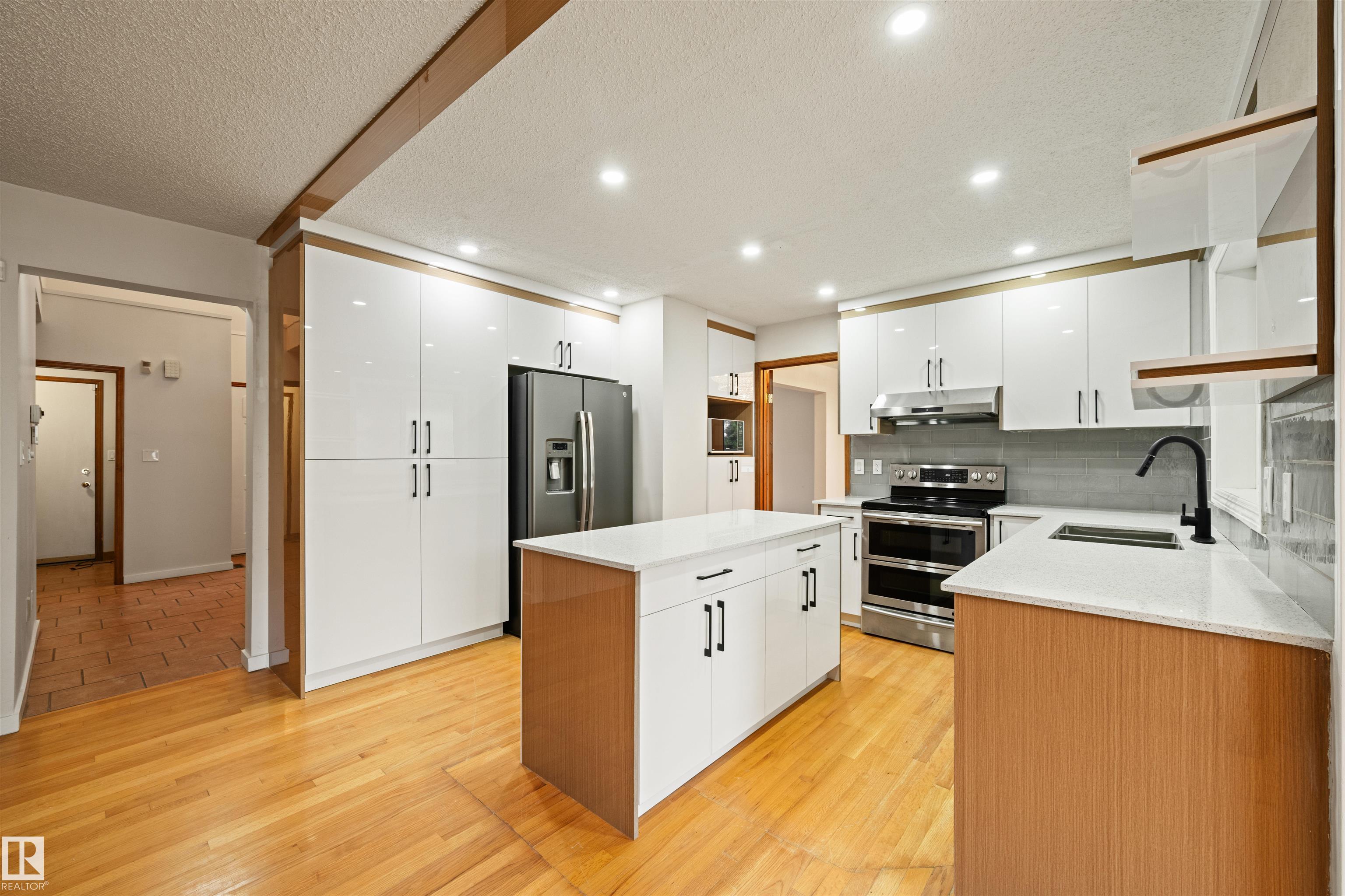 Photo 15 at 706 Burley Drive NW, Bulyea Heights, Edmonton