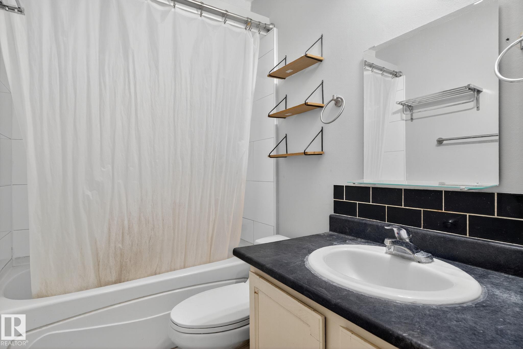 Photo 18 at 17204 96 Street NW, Lago Lindo, Edmonton