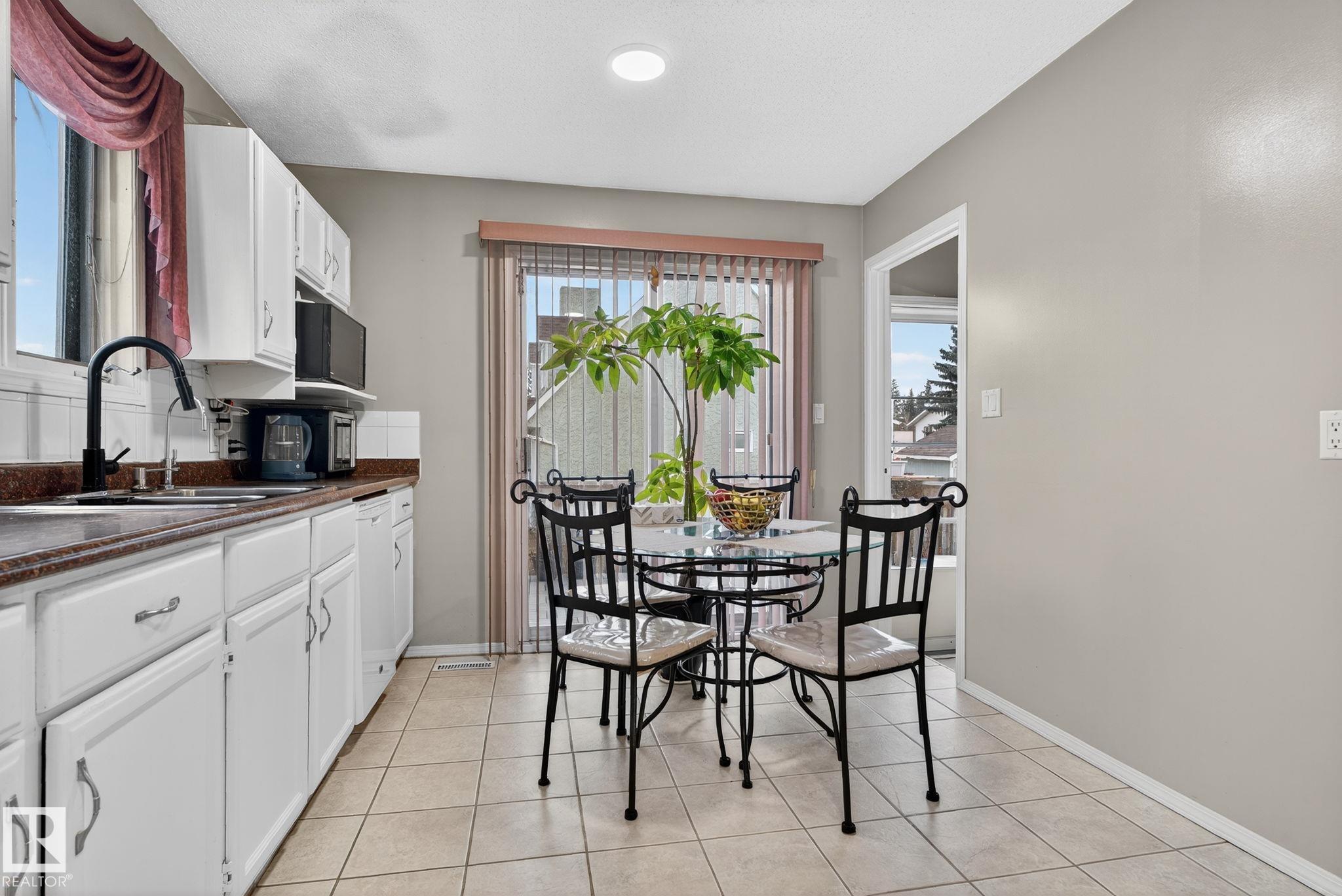 Photo 24 at 4133 28 Avenue NW, Bisset, Edmonton