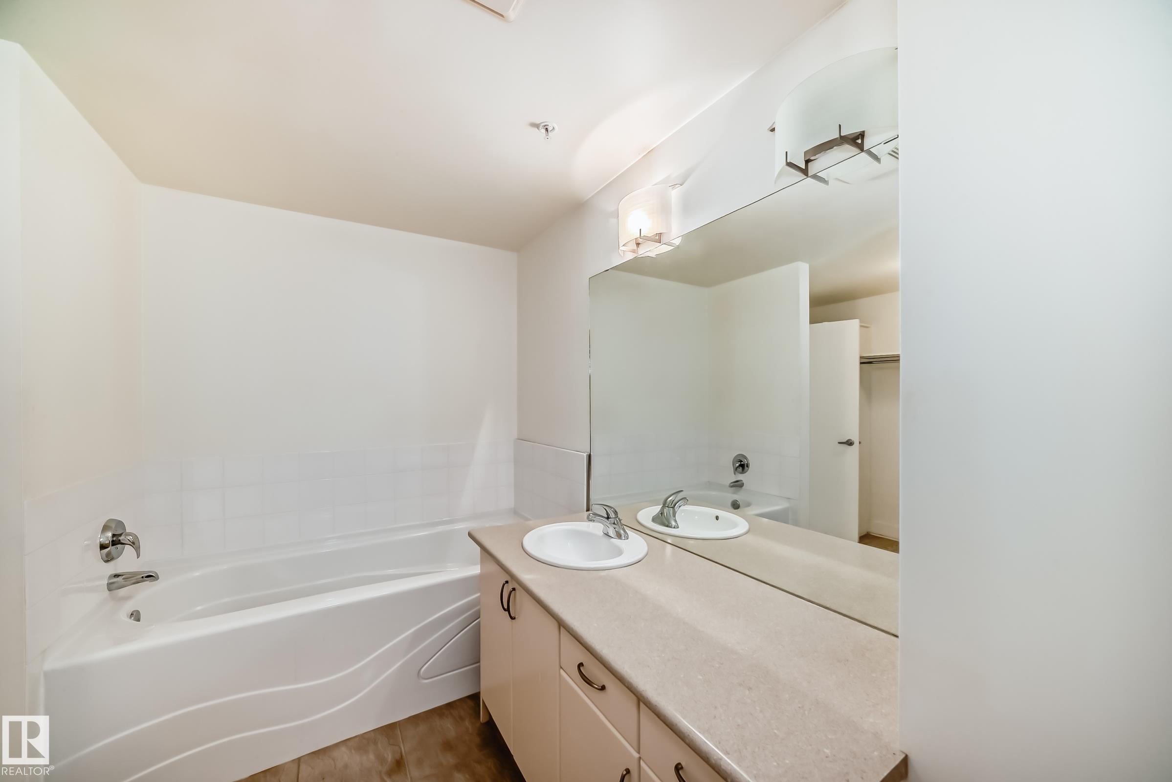 Photo 13 at 703 - 10028 119 Street NW, Wîhkwêntôwin, Edmonton