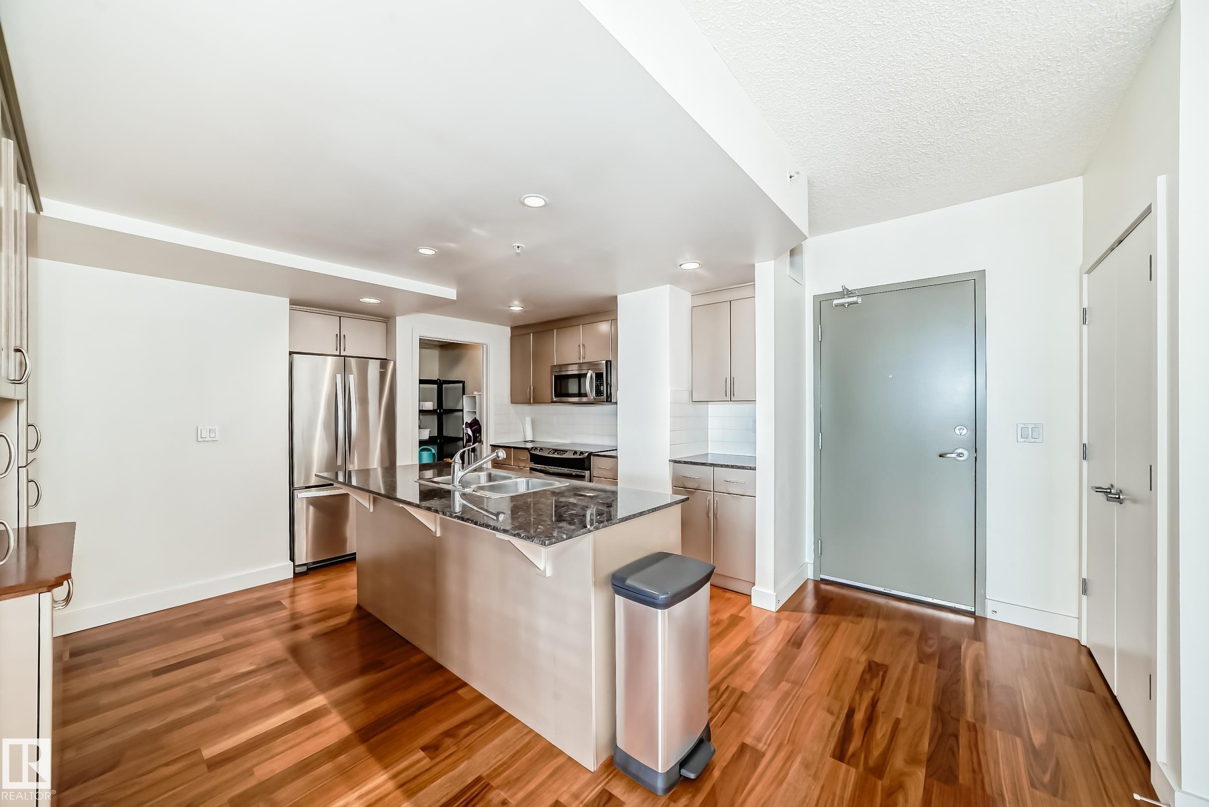 Photo 3 at 703 - 10028 119 Street NW, Wîhkwêntôwin, Edmonton