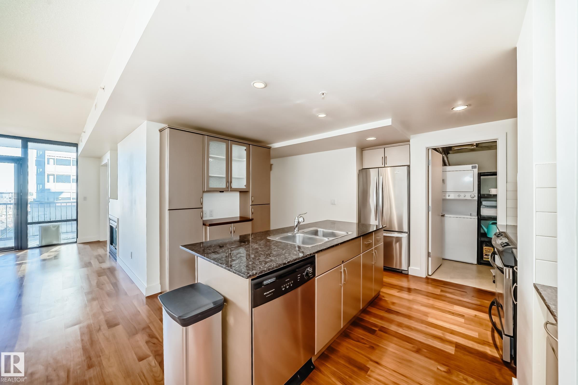 Photo 5 at 703 - 10028 119 Street NW, Wîhkwêntôwin, Edmonton