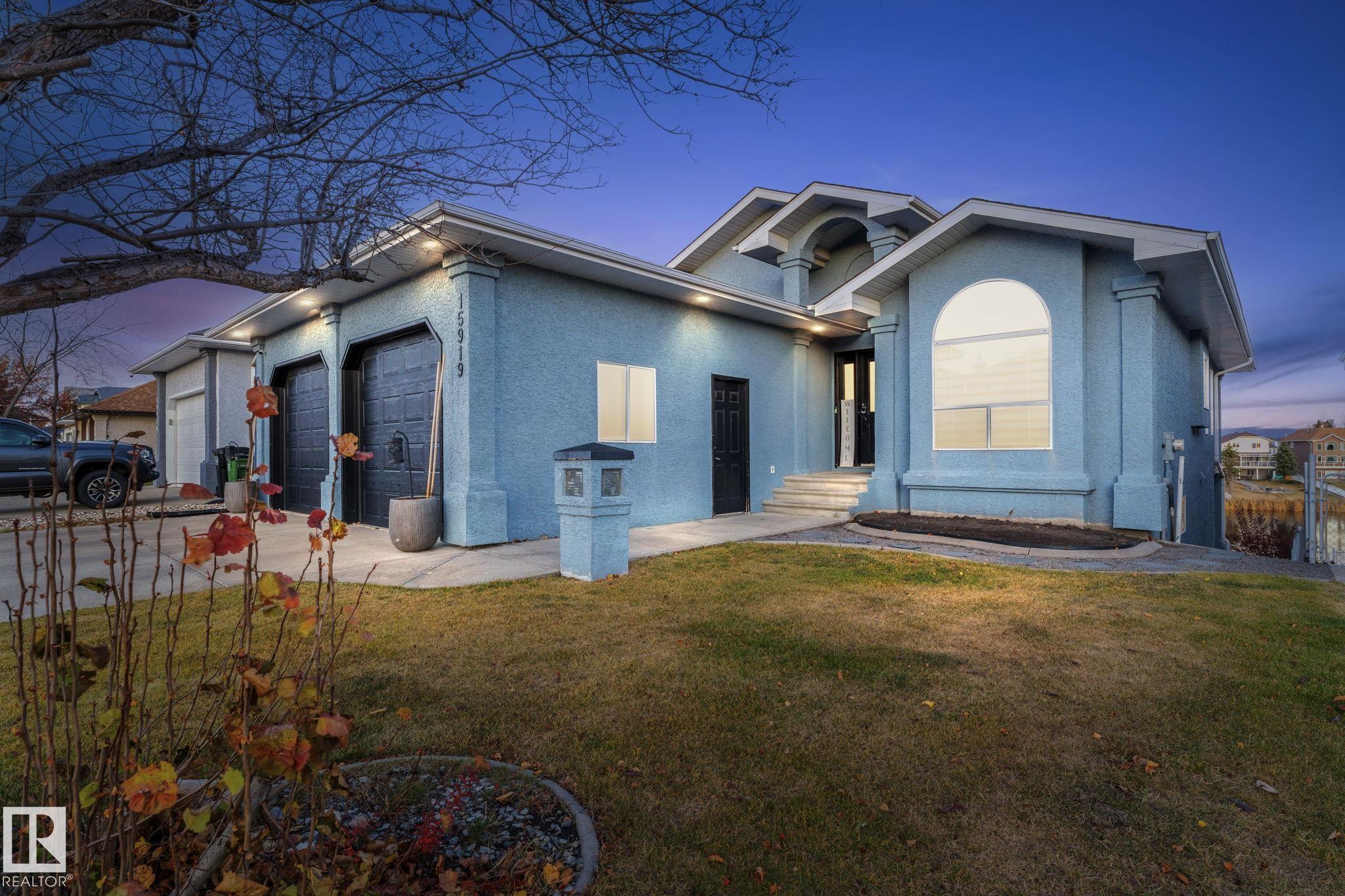 Photo 2 at 15919 58 Street NW, Hollick-Kenyon, Edmonton