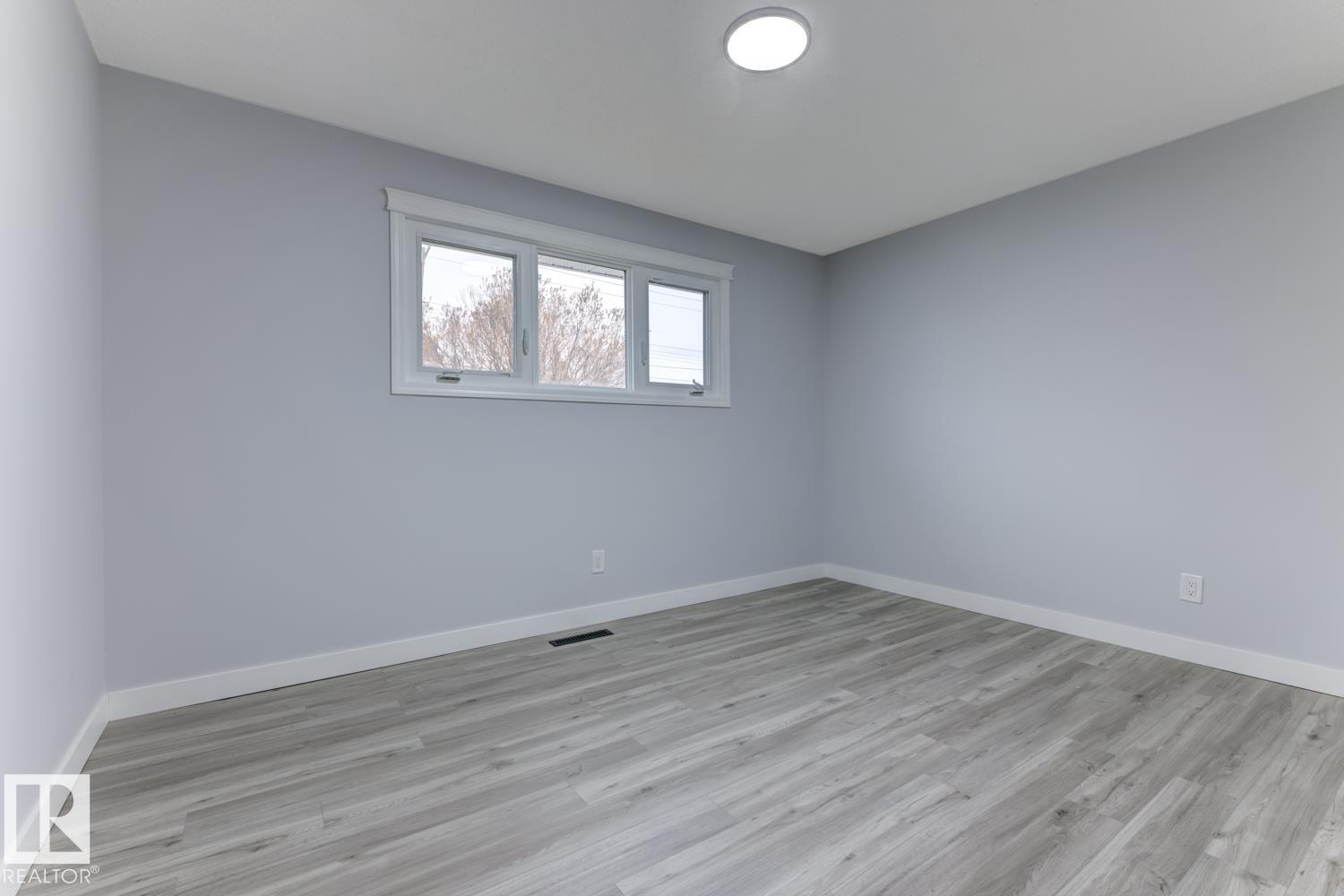 Photo 18 at 6208 137 Avenue NW, York, Edmonton