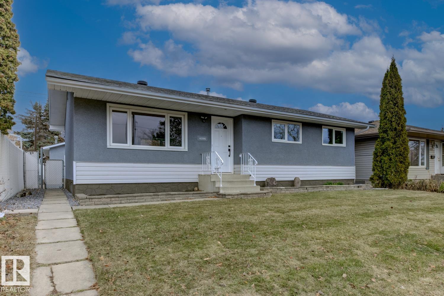 Photo 3 at 6208 137 Avenue NW, York, Edmonton
