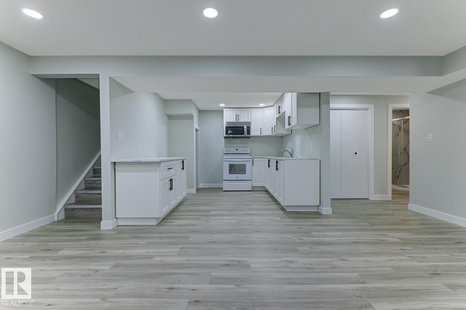 Photo 23 at 6208 137 Avenue NW, York, Edmonton