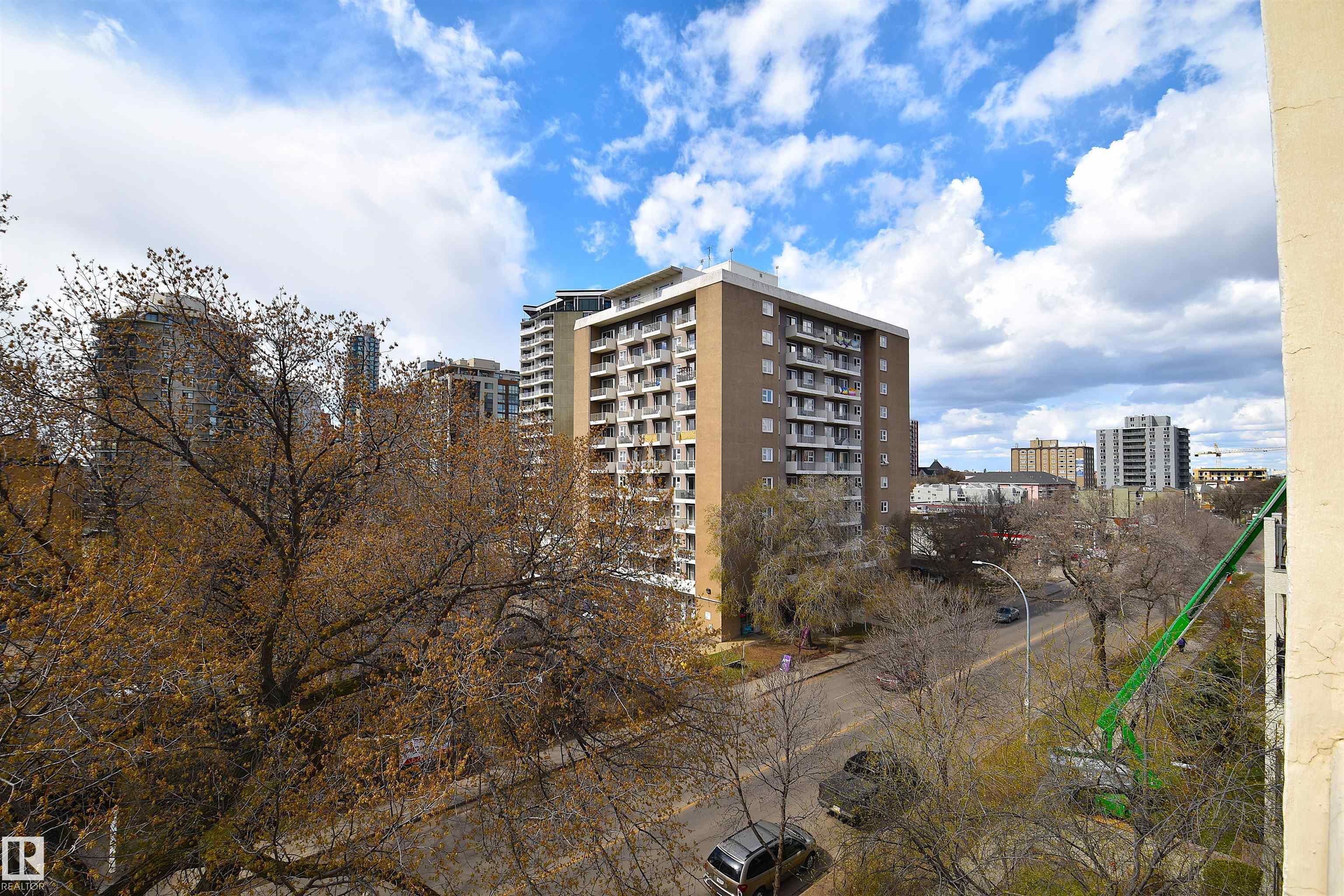 Photo 11 at 608 - 10021 116 Street NW, Wîhkwêntôwin, Edmonton