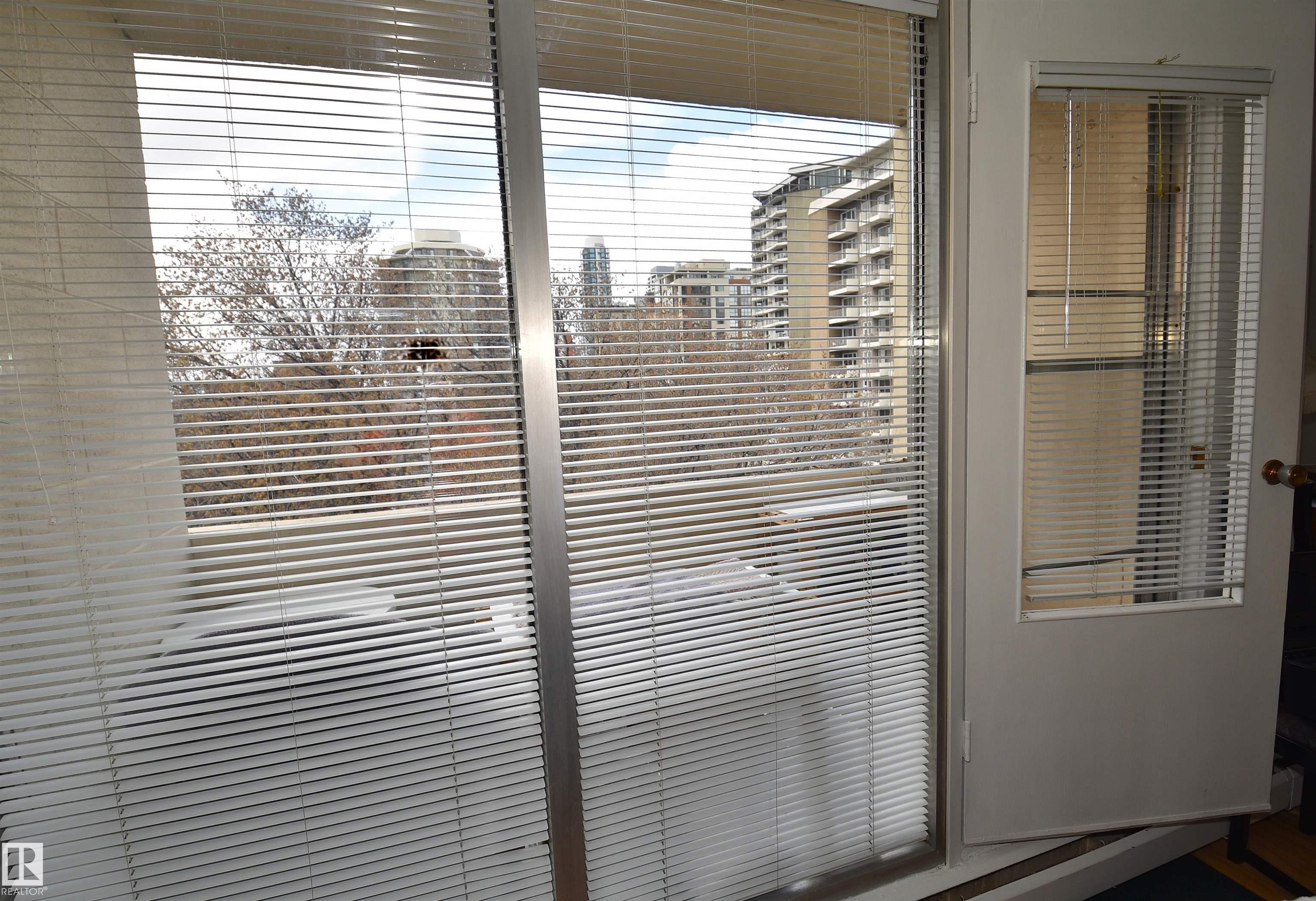 Photo 10 at 608 - 10021 116 Street NW, Wîhkwêntôwin, Edmonton