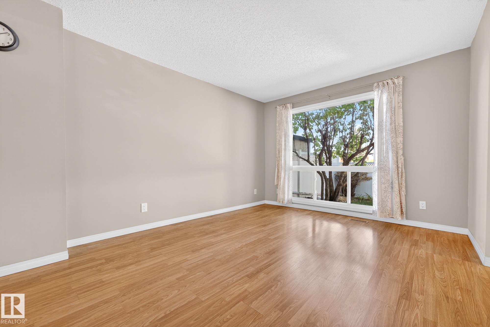 Photo 6 at 15227 54 Street NW, Casselman, Edmonton