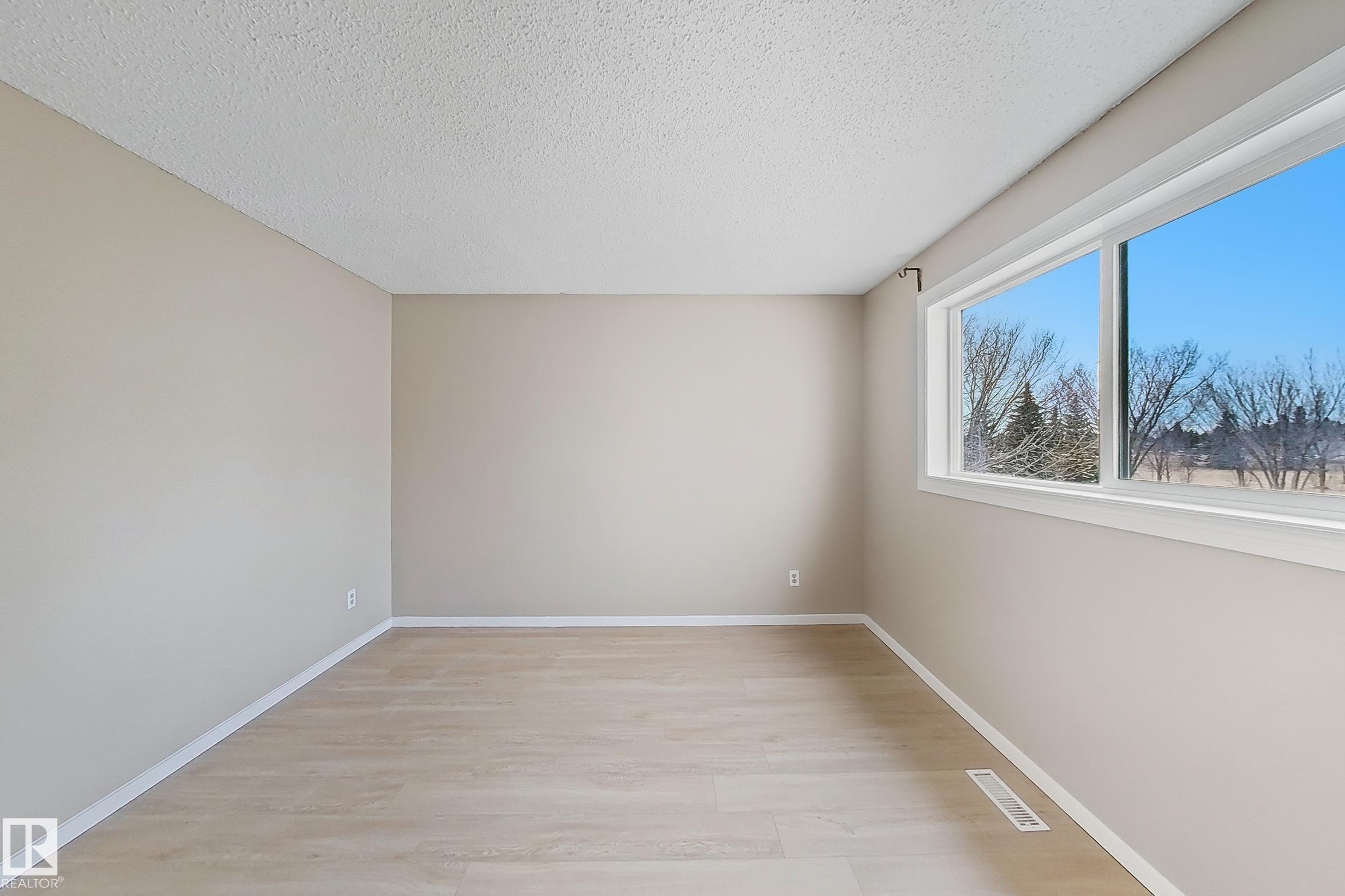 Photo 16 at 15 Woodvale Village NW, Greenview, Edmonton