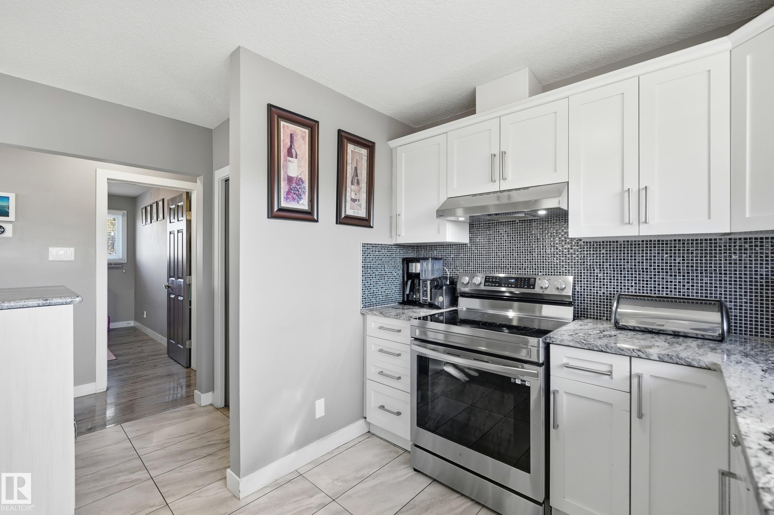 Photo 12 at 8015 130 Avenue NW, Balwin, Edmonton