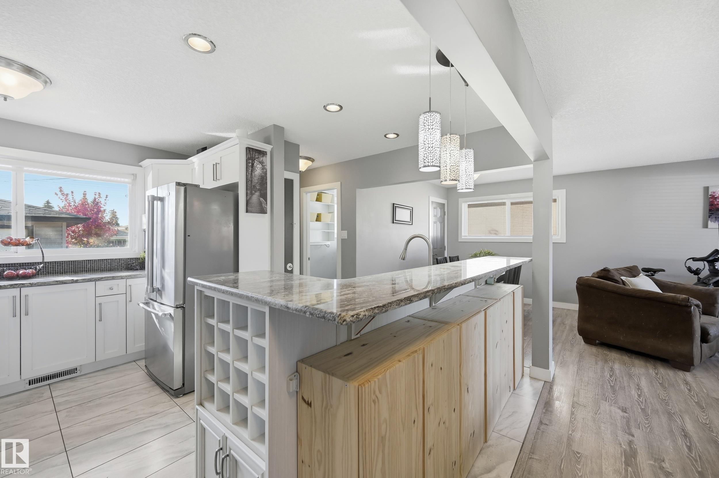 Photo 13 at 8015 130 Avenue NW, Balwin, Edmonton