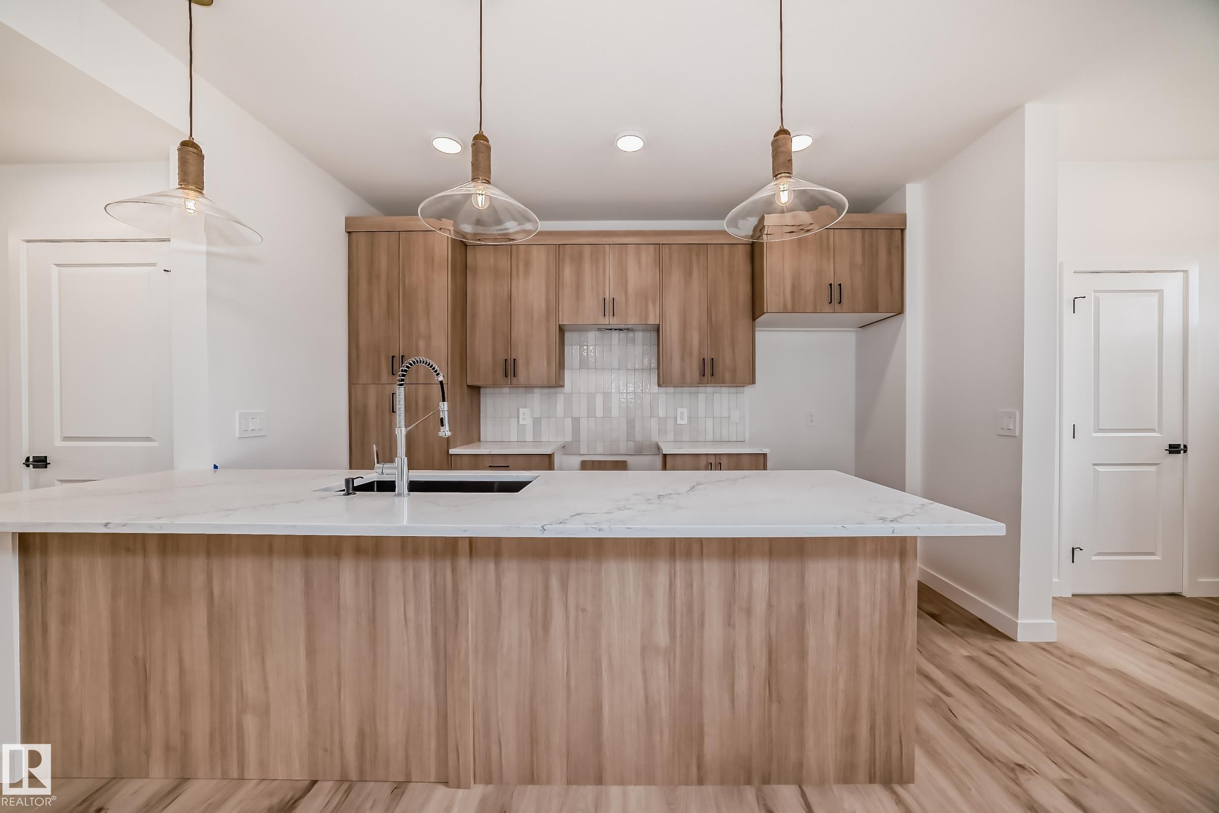 Photo 7 at 2130 Crossbill Lane NW, Kinglet Gardens, Edmonton