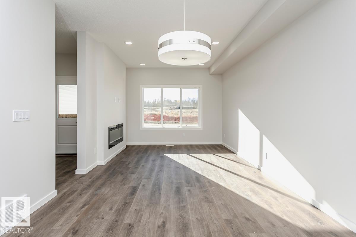 Photo 8 at 4299 Kinglet Drive NW, Kinglet Gardens, Edmonton