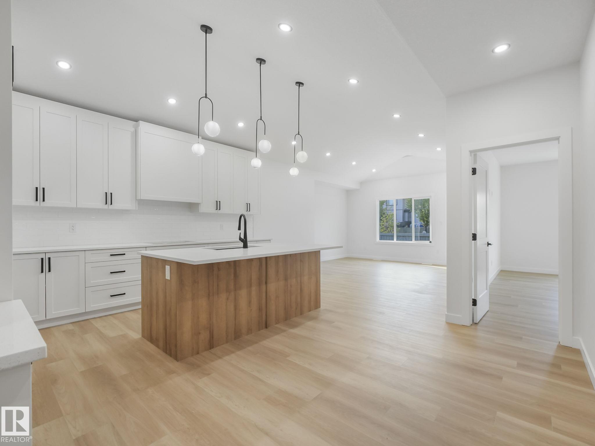 Photo 12 at 3138 Magpie Way NW, Starling, Edmonton