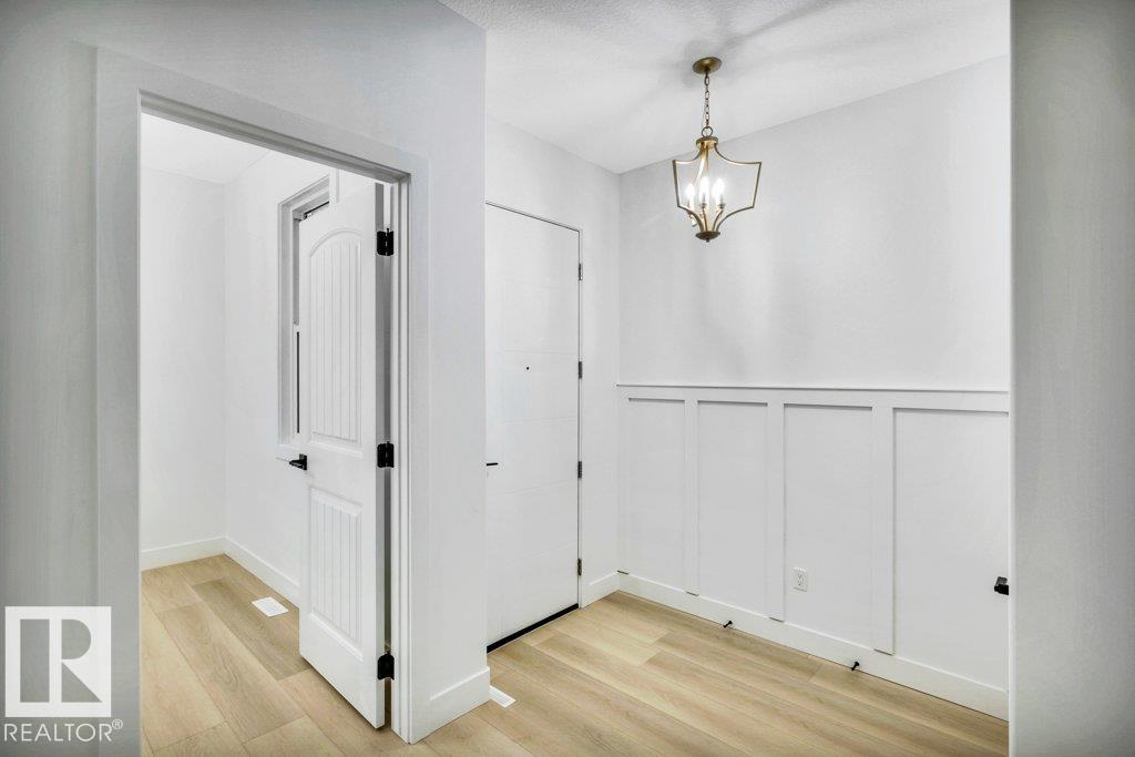 Photo 6 at 11010 174a Avenue NW, Chambery, Edmonton