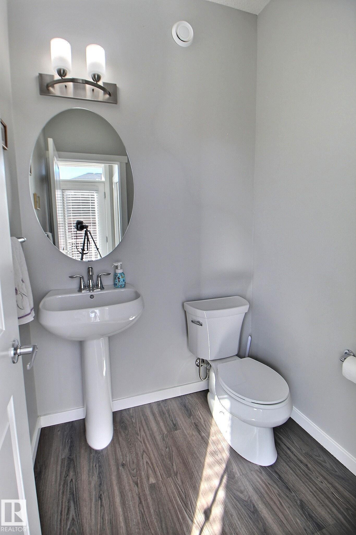 Photo 11 at 2271 Glenridding Boulevard SW, Glenridding Heights, Edmonton