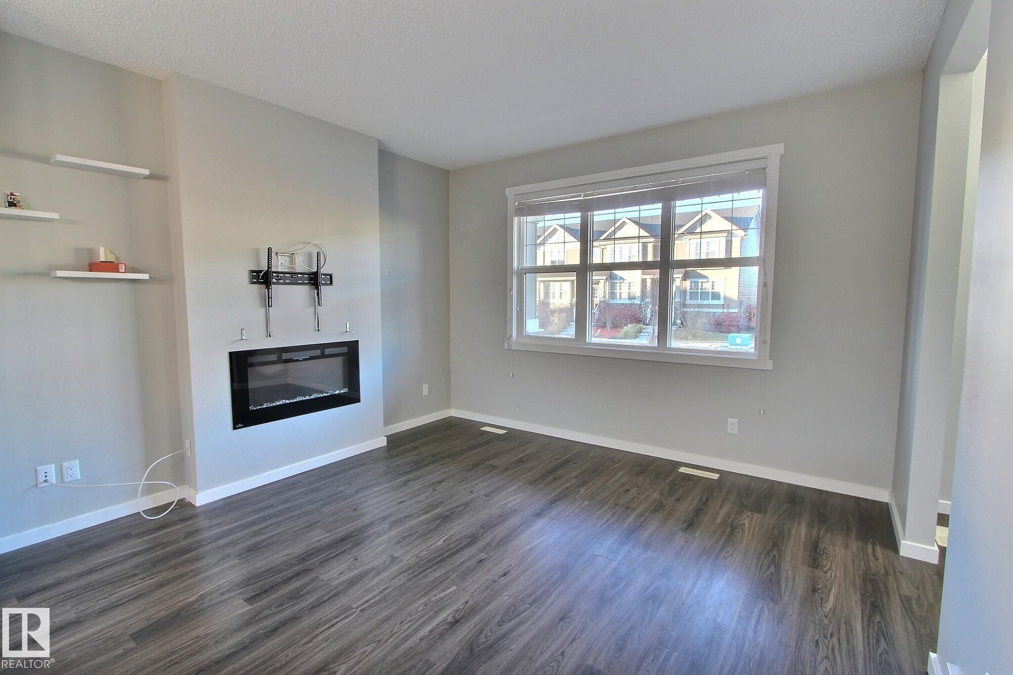 Photo 3 at 2271 Glenridding Boulevard SW, Glenridding Heights, Edmonton