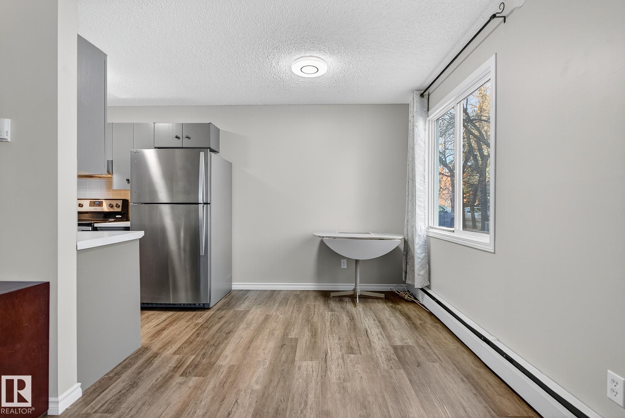 Photo 13 at 6 - 10035 155 Street NW, West Jasper Place, Edmonton