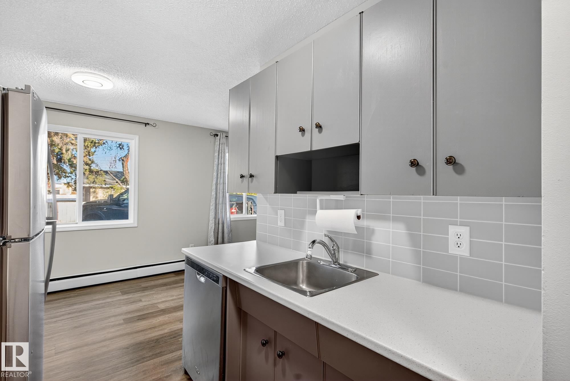 Photo 5 at 6 - 10035 155 Street NW, West Jasper Place, Edmonton