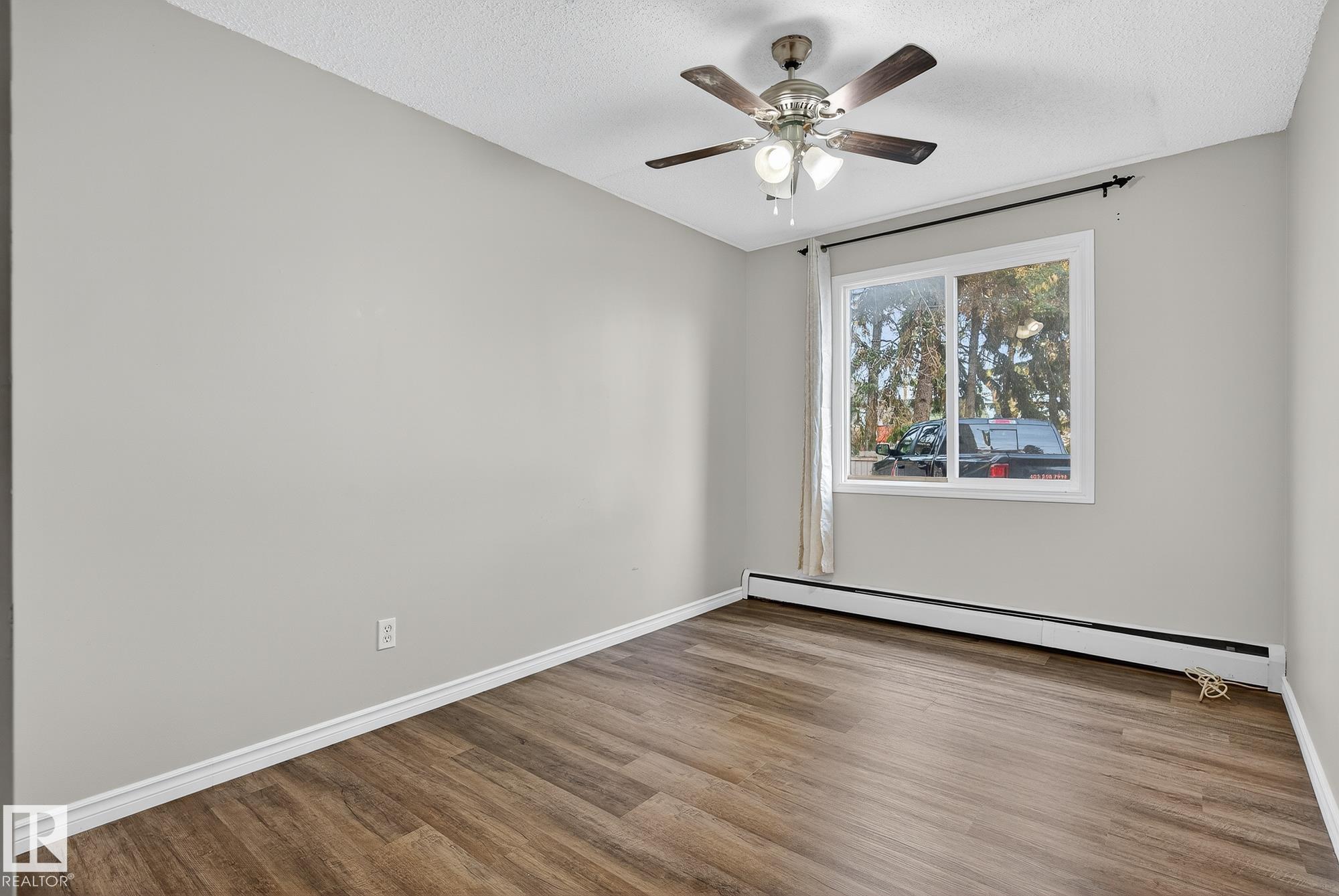 Photo 7 at 6 - 10035 155 Street NW, West Jasper Place, Edmonton