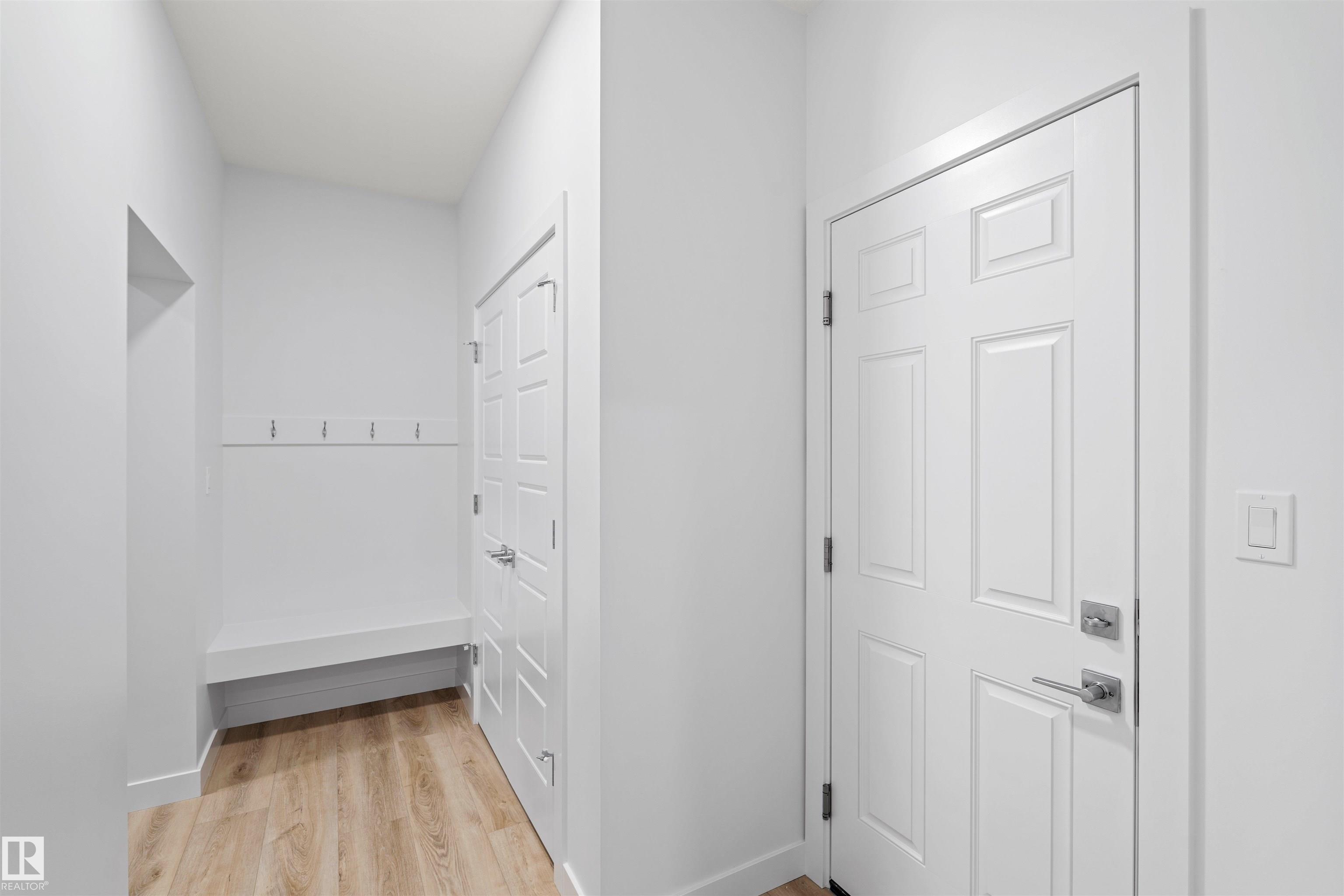 Picture for 637 KINGLET BV NW