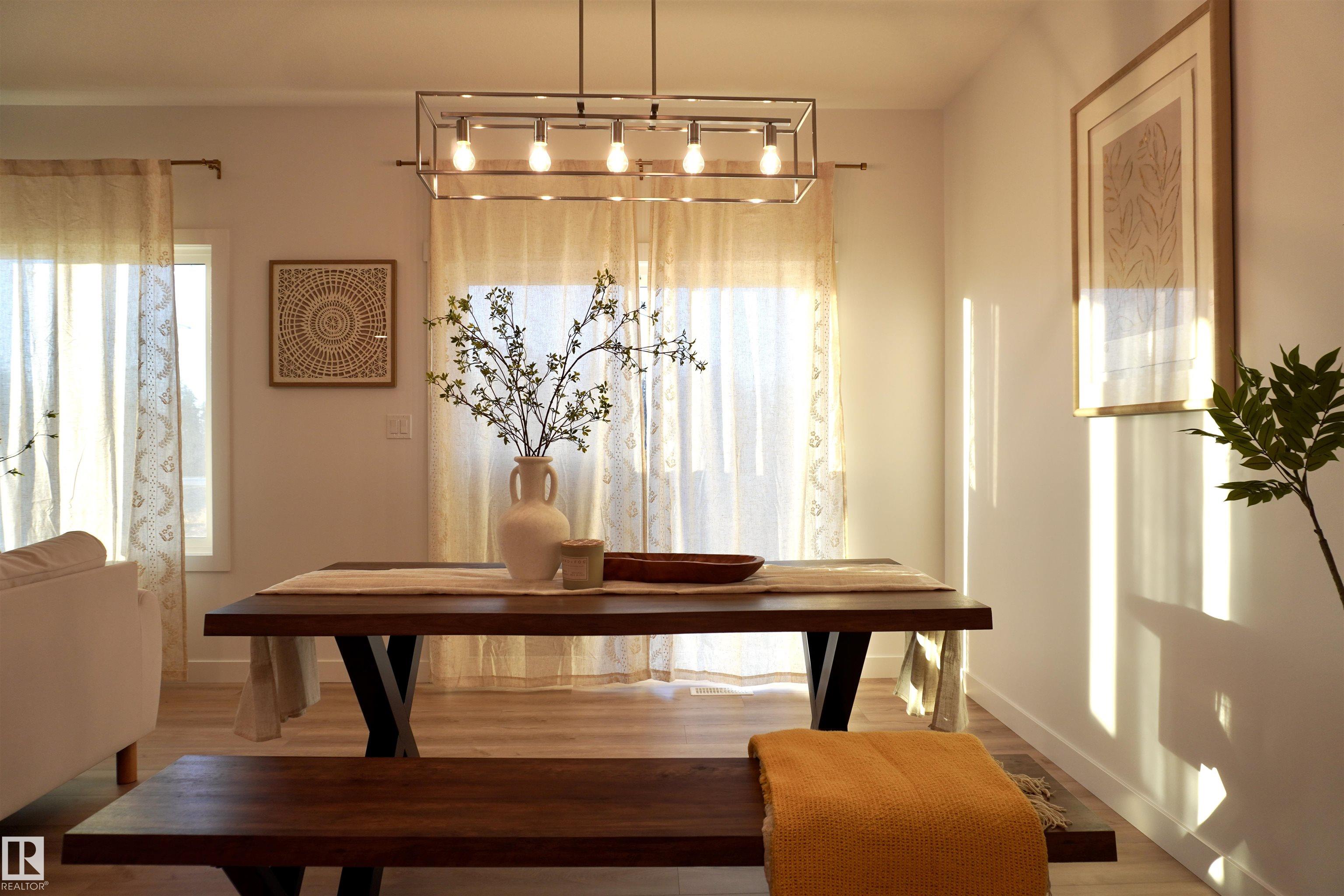 Photo 5 at 637 Kinglet Boulevard NW, Kinglet Gardens, Edmonton