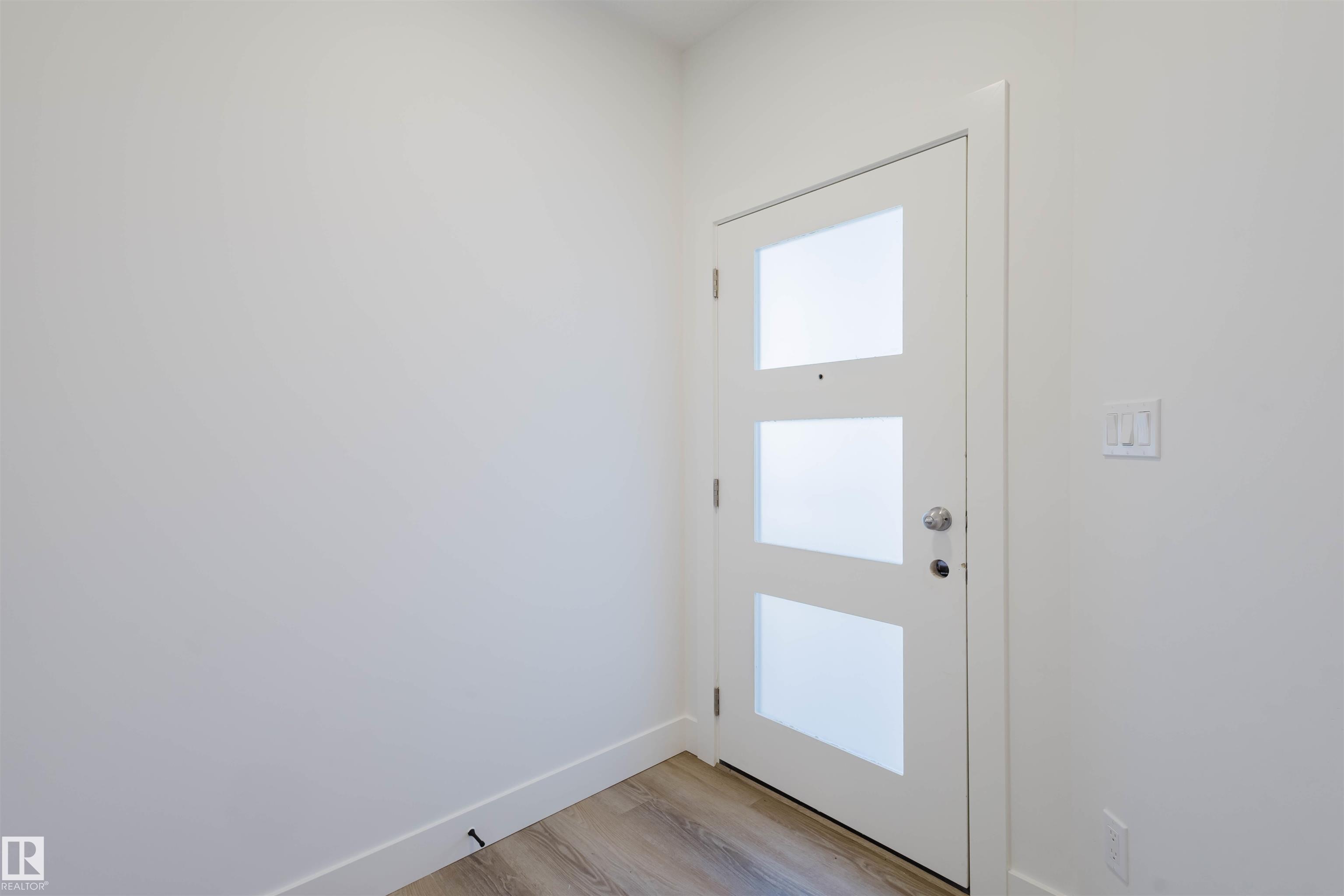 Photo 2 at 1566 Siskin Link NW, Kinglet Gardens, Edmonton