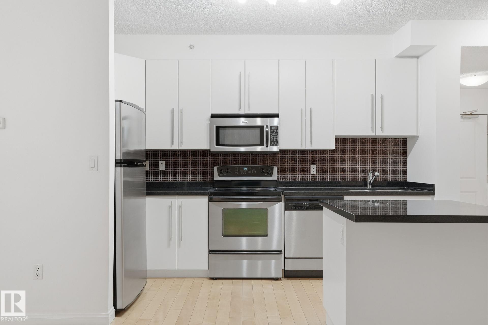 Photo 4 at 1101 - 9819 104 Street NW, Downtown, Edmonton