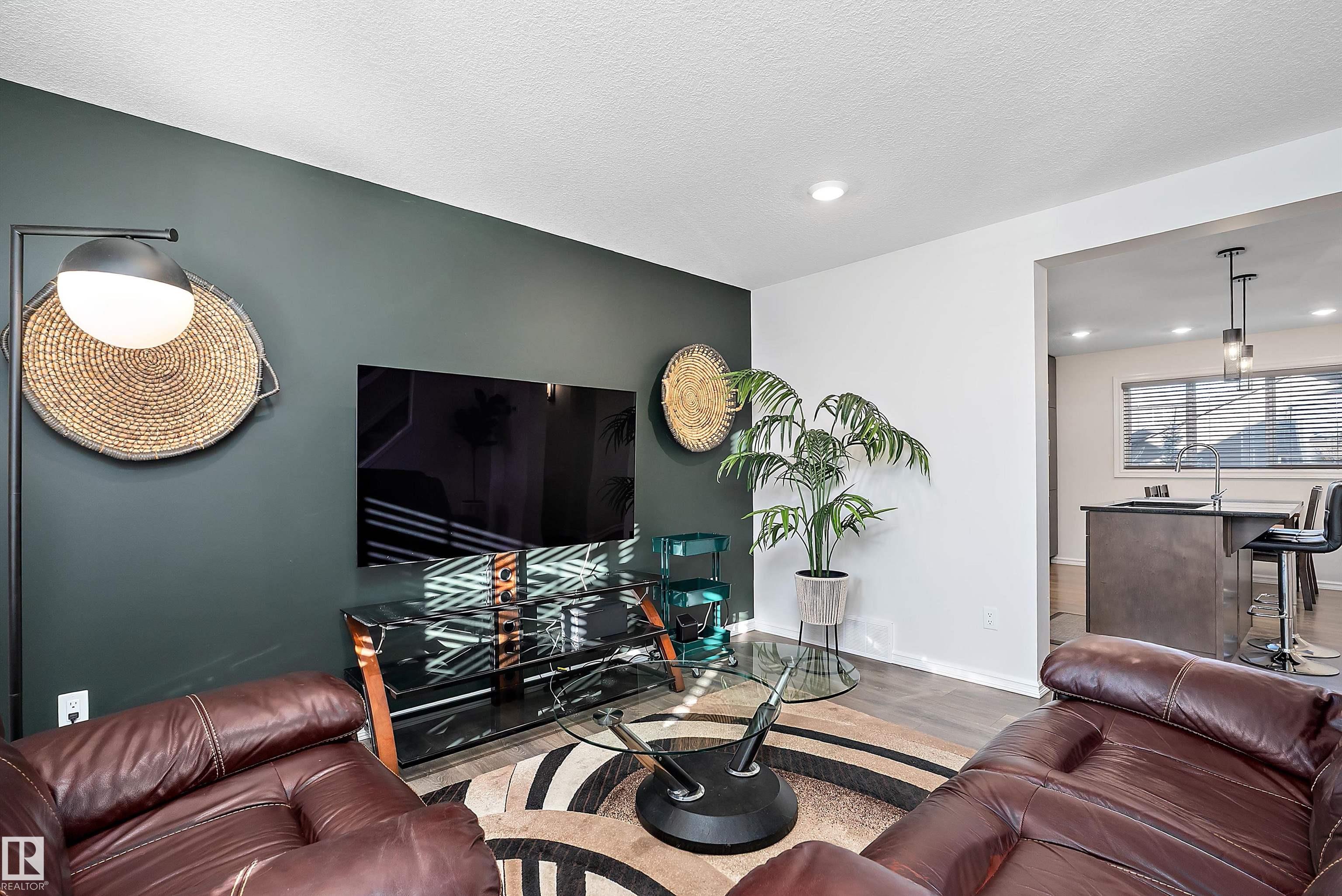 Photo 5 at 22124 87 Avenue NW, Rosenthal, Edmonton