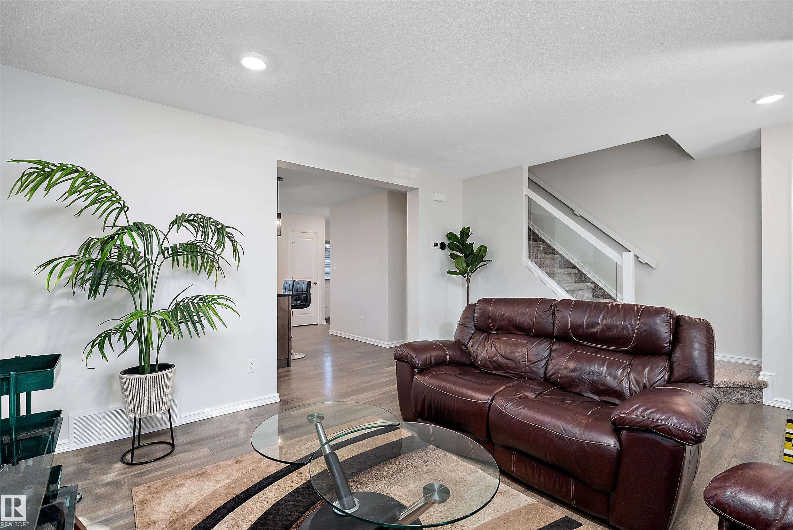 Photo 6 at 22124 87 Avenue NW, Rosenthal, Edmonton