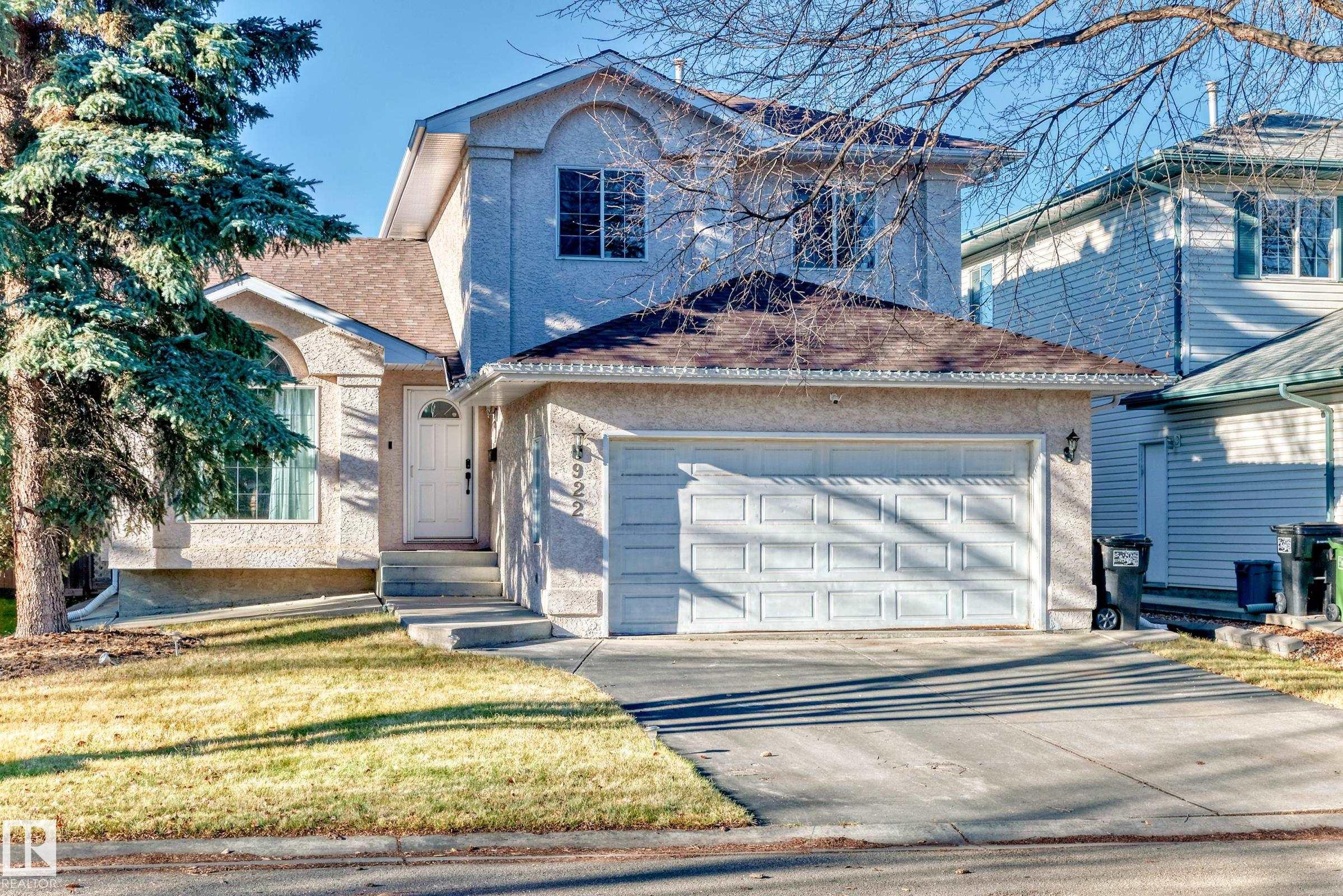 Photo 2 at 922 Burrows Crescent NW, Bulyea Heights, Edmonton