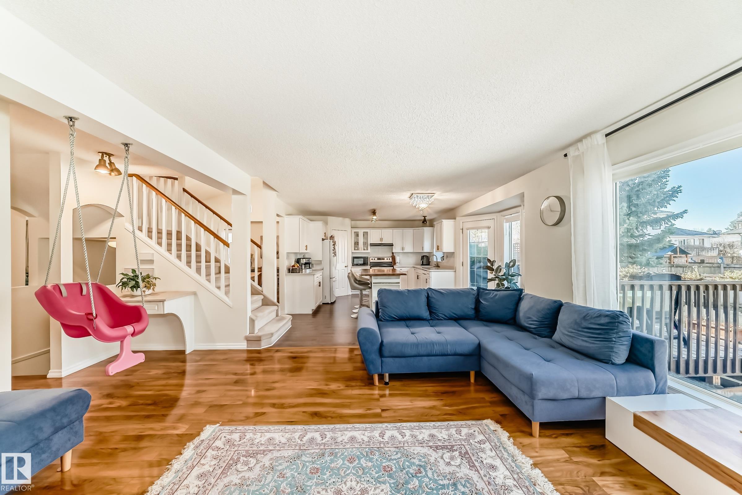 Photo 20 at 922 Burrows Crescent NW, Bulyea Heights, Edmonton