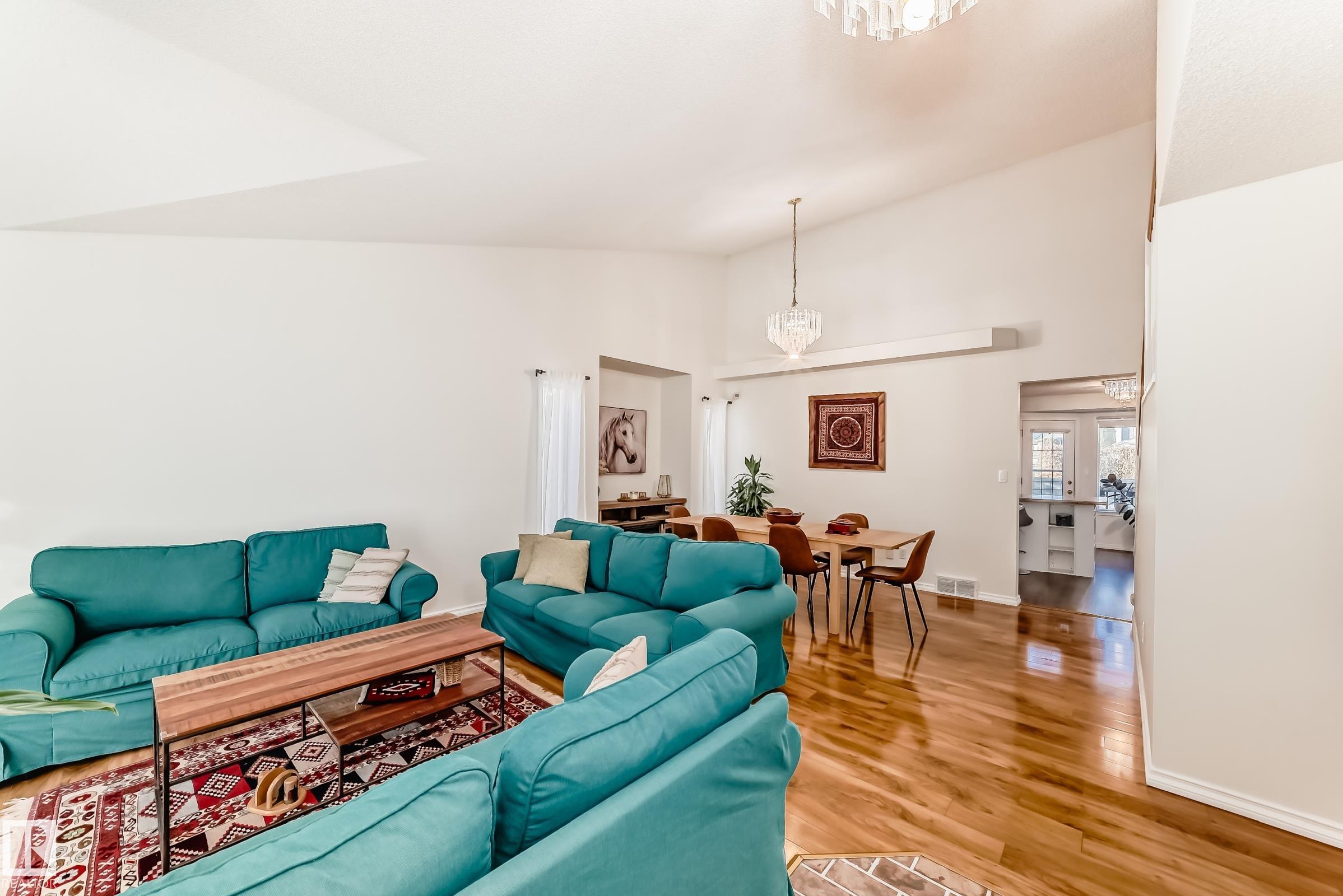 Photo 22 at 922 Burrows Crescent NW, Bulyea Heights, Edmonton