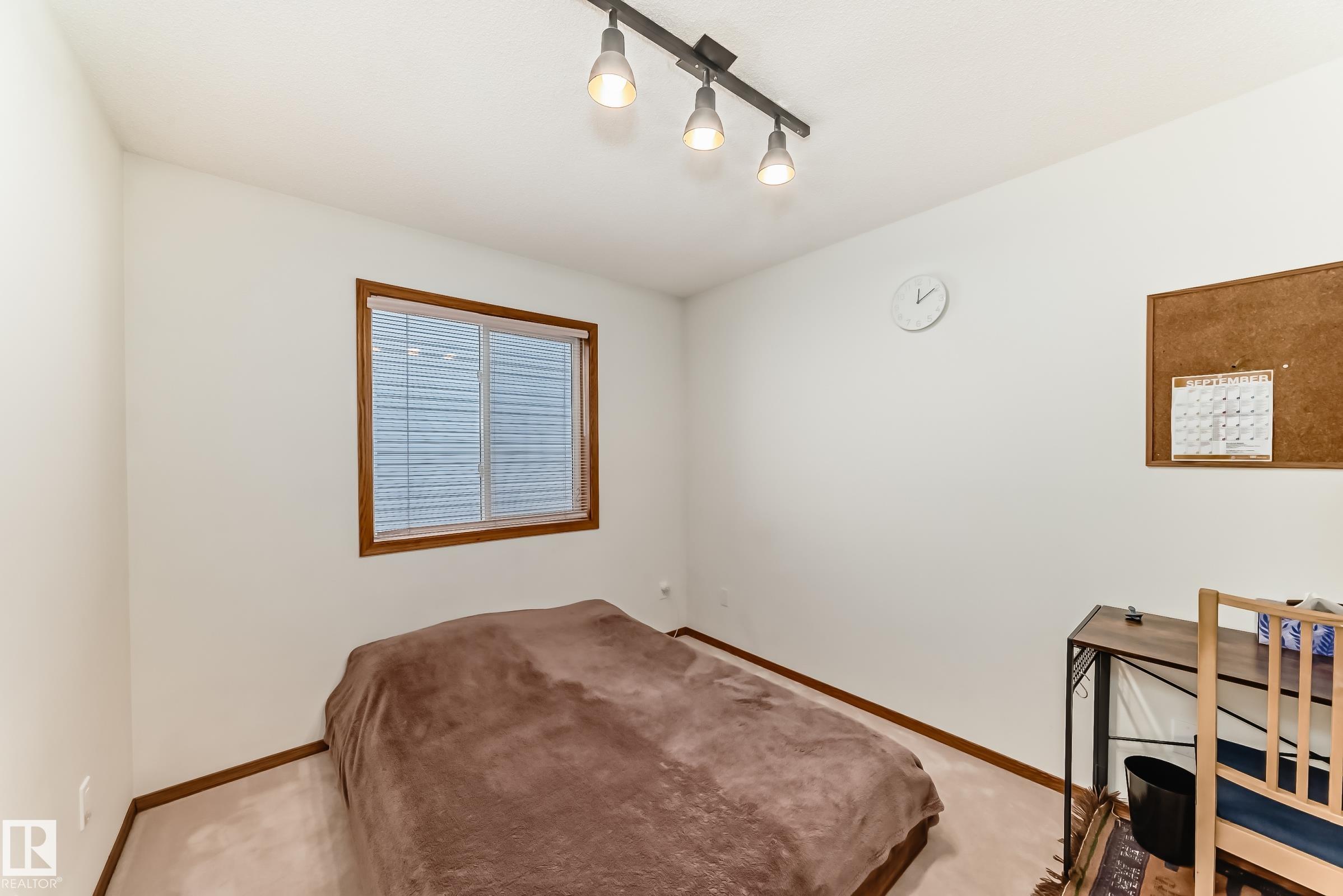 Photo 32 at 922 Burrows Crescent NW, Bulyea Heights, Edmonton