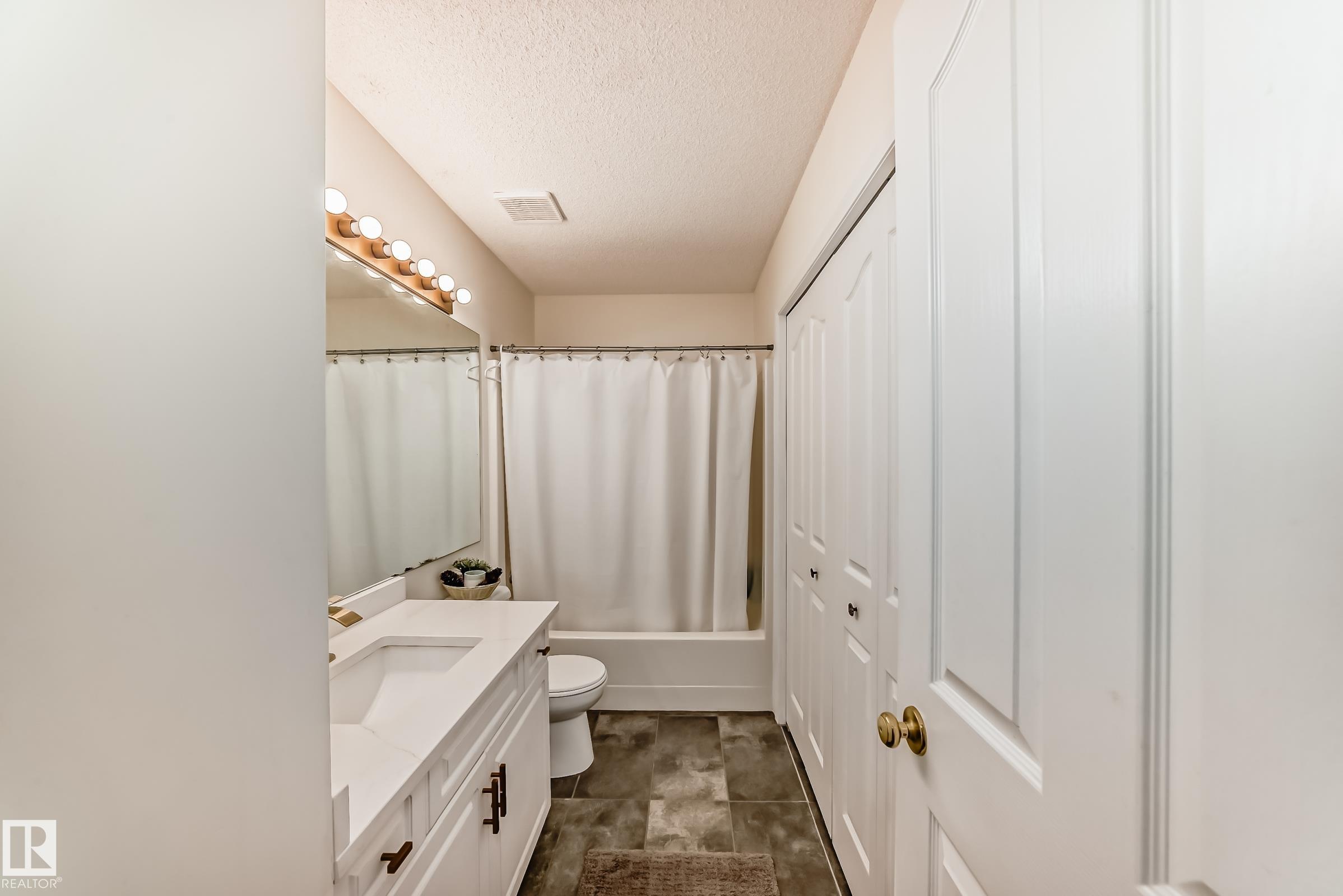 Photo 37 at 922 Burrows Crescent NW, Bulyea Heights, Edmonton