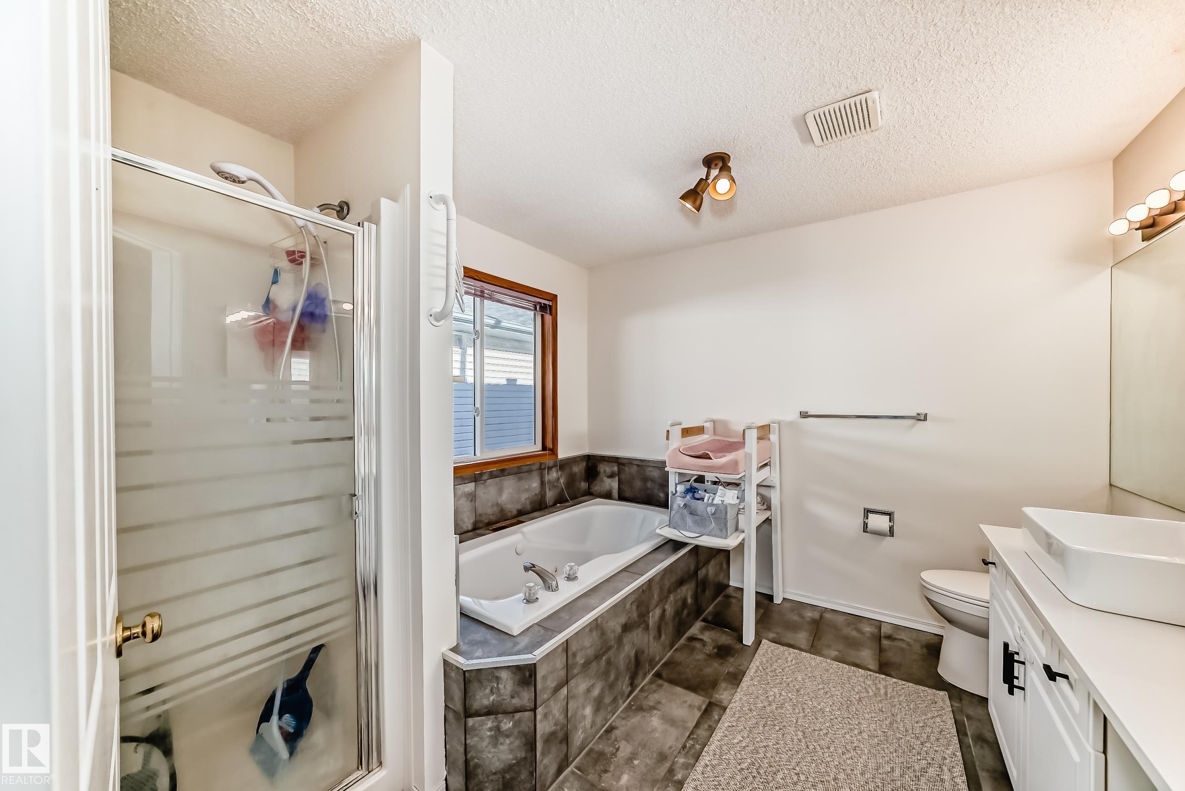 Photo 46 at 922 Burrows Crescent NW, Bulyea Heights, Edmonton