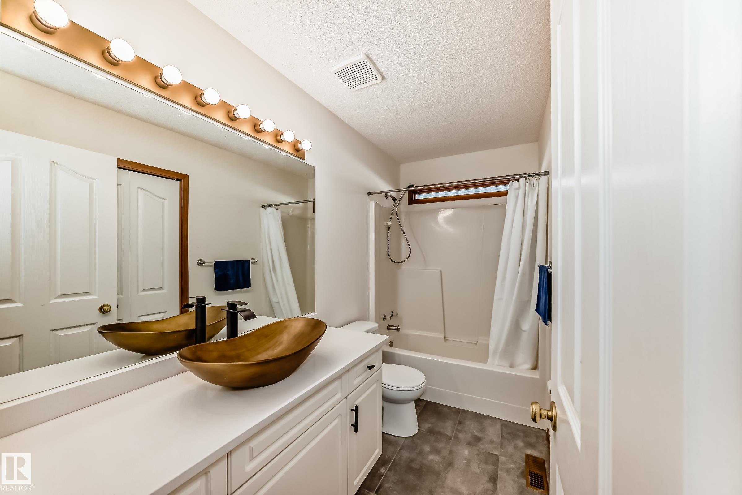 Photo 56 at 922 Burrows Crescent NW, Bulyea Heights, Edmonton