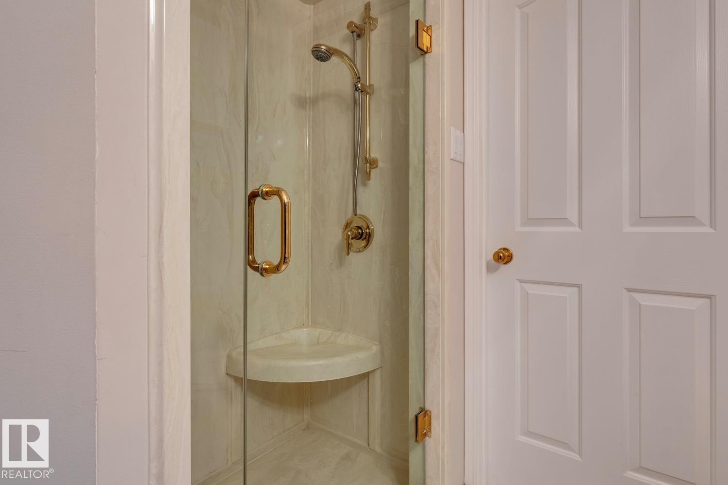 Photo 19 at 220 Heagle Crescent NW, Henderson Estates, Edmonton