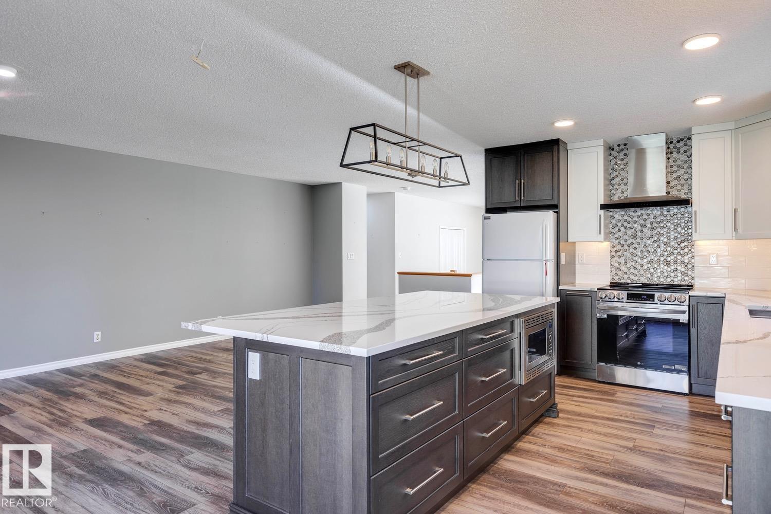 Photo 6 at 220 Heagle Crescent NW, Henderson Estates, Edmonton