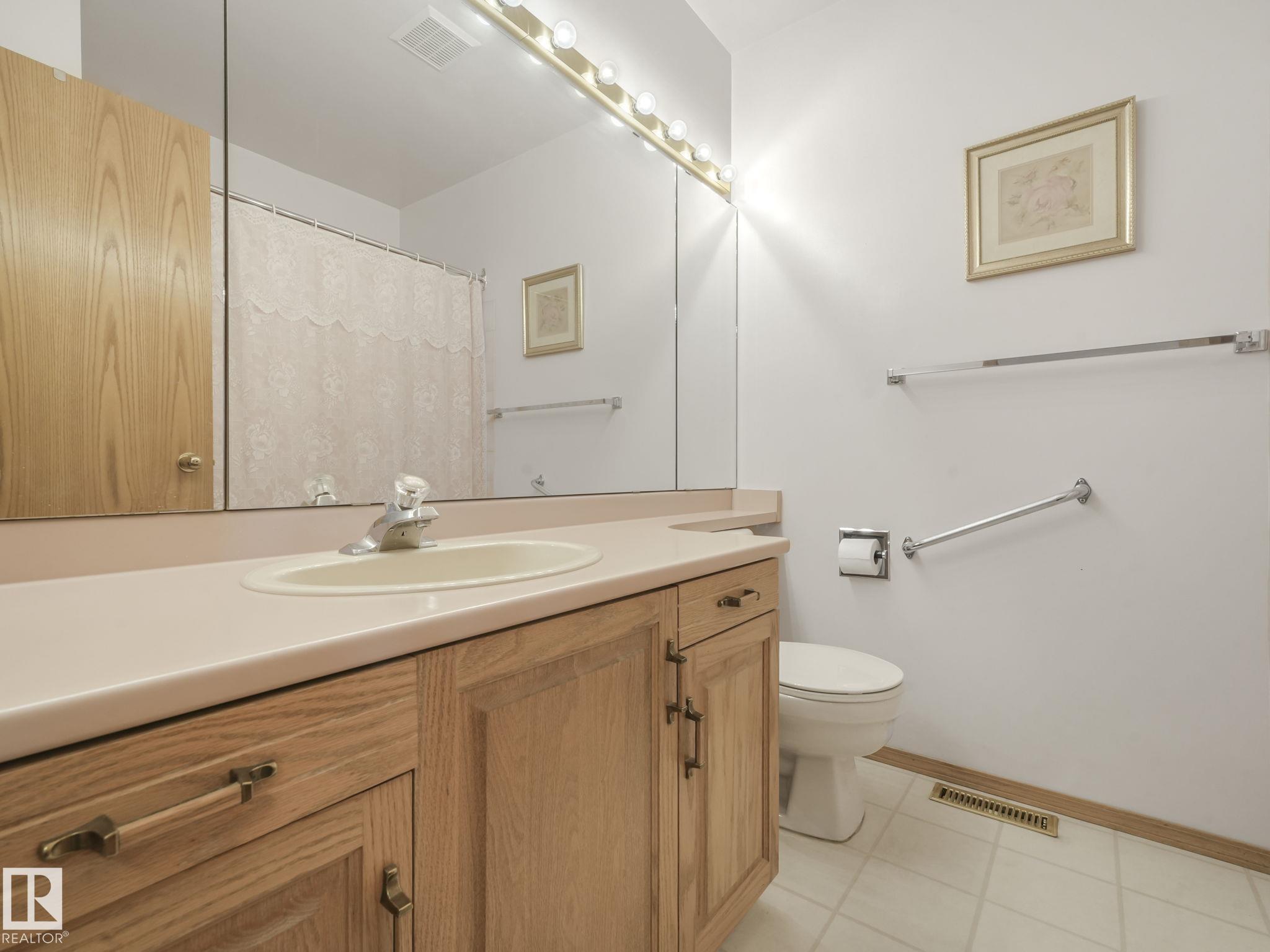 Photo 20 at 17526 Callingwood Road NW, Callingwood South, Edmonton