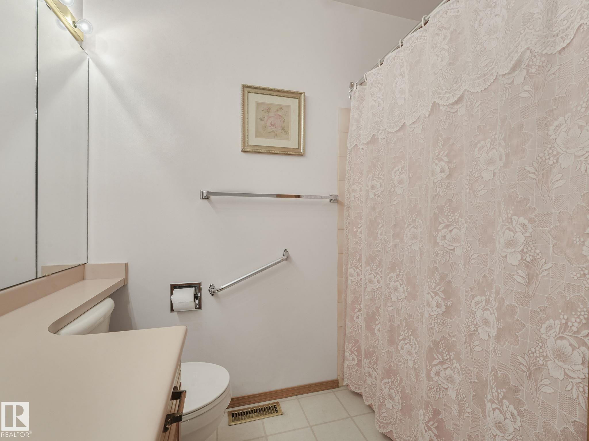 Photo 21 at 17526 Callingwood Road NW, Callingwood South, Edmonton