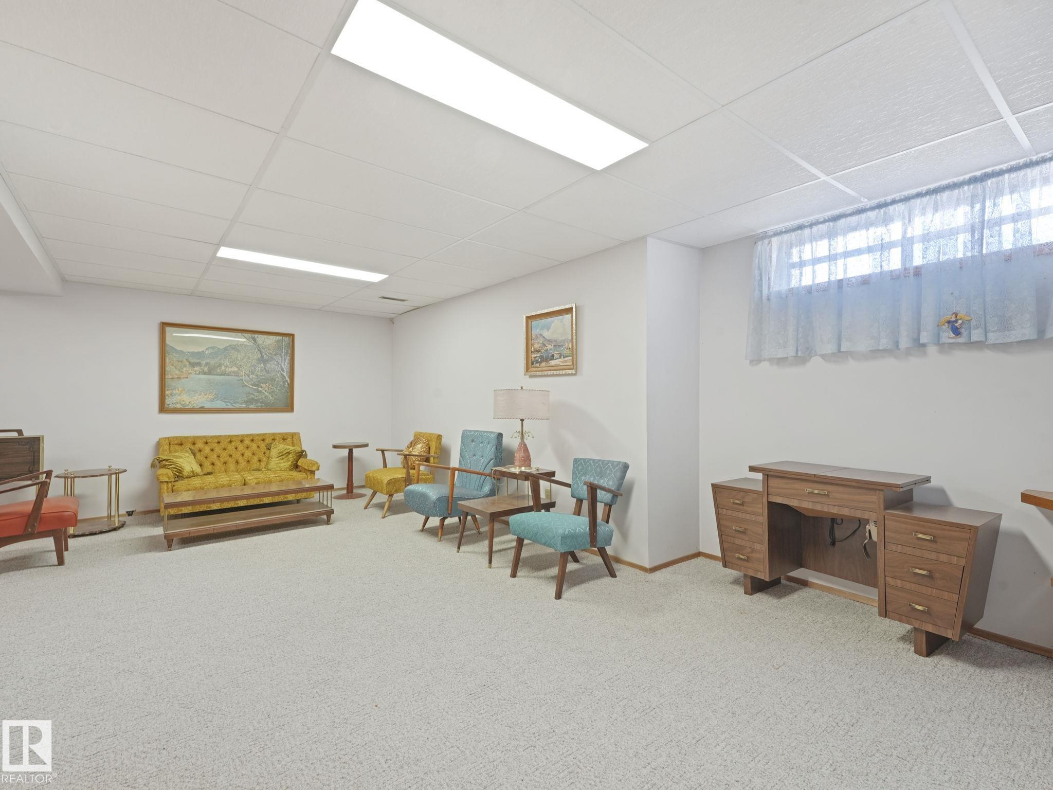 Photo 22 at 17526 Callingwood Road NW, Callingwood South, Edmonton