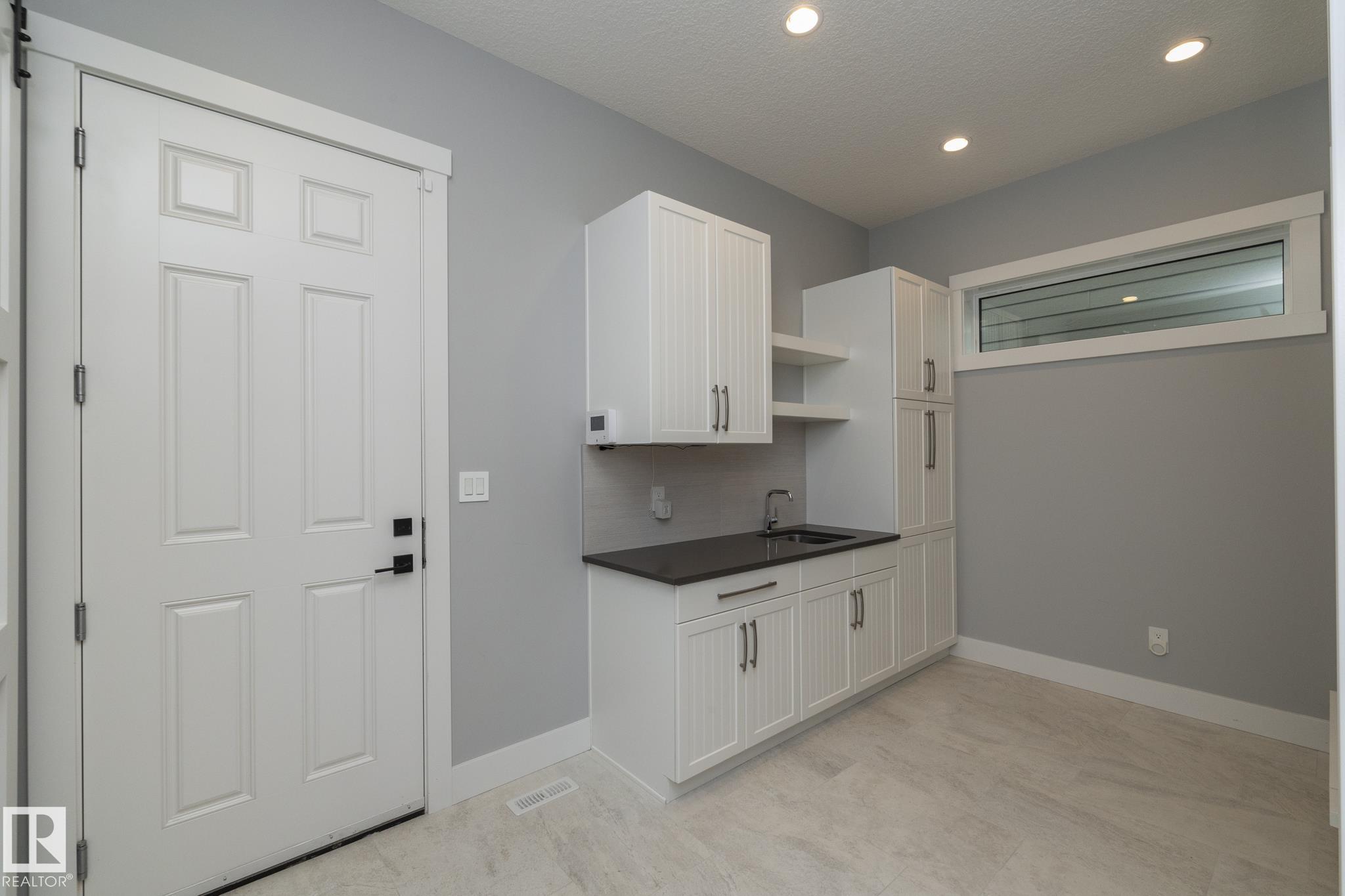 Photo 15 at 7549 May Common NW, Magrath Heights, Edmonton