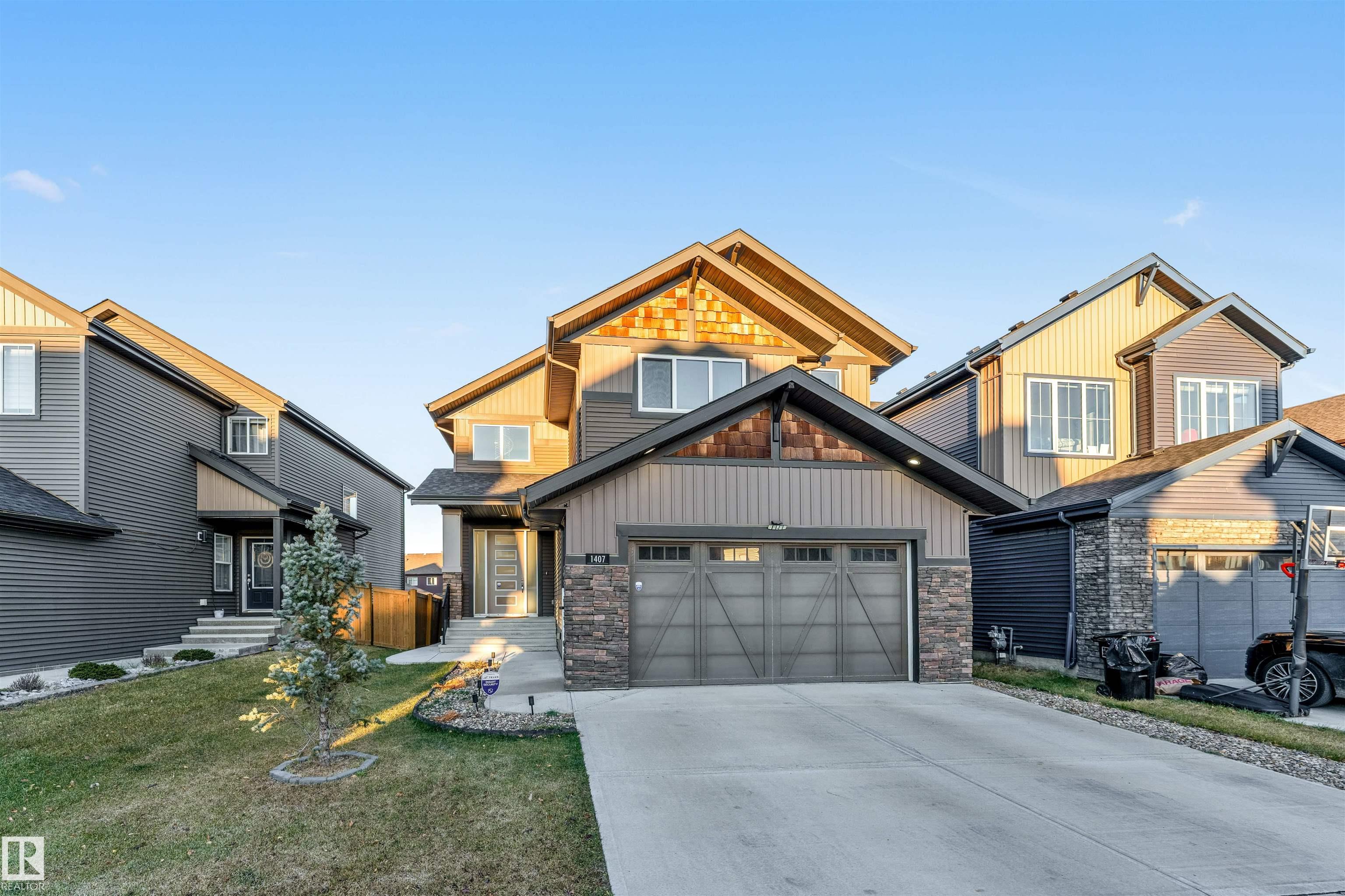 Photo 2 at 1407 Graydon Hill Way SW, Graydon Hill, Edmonton