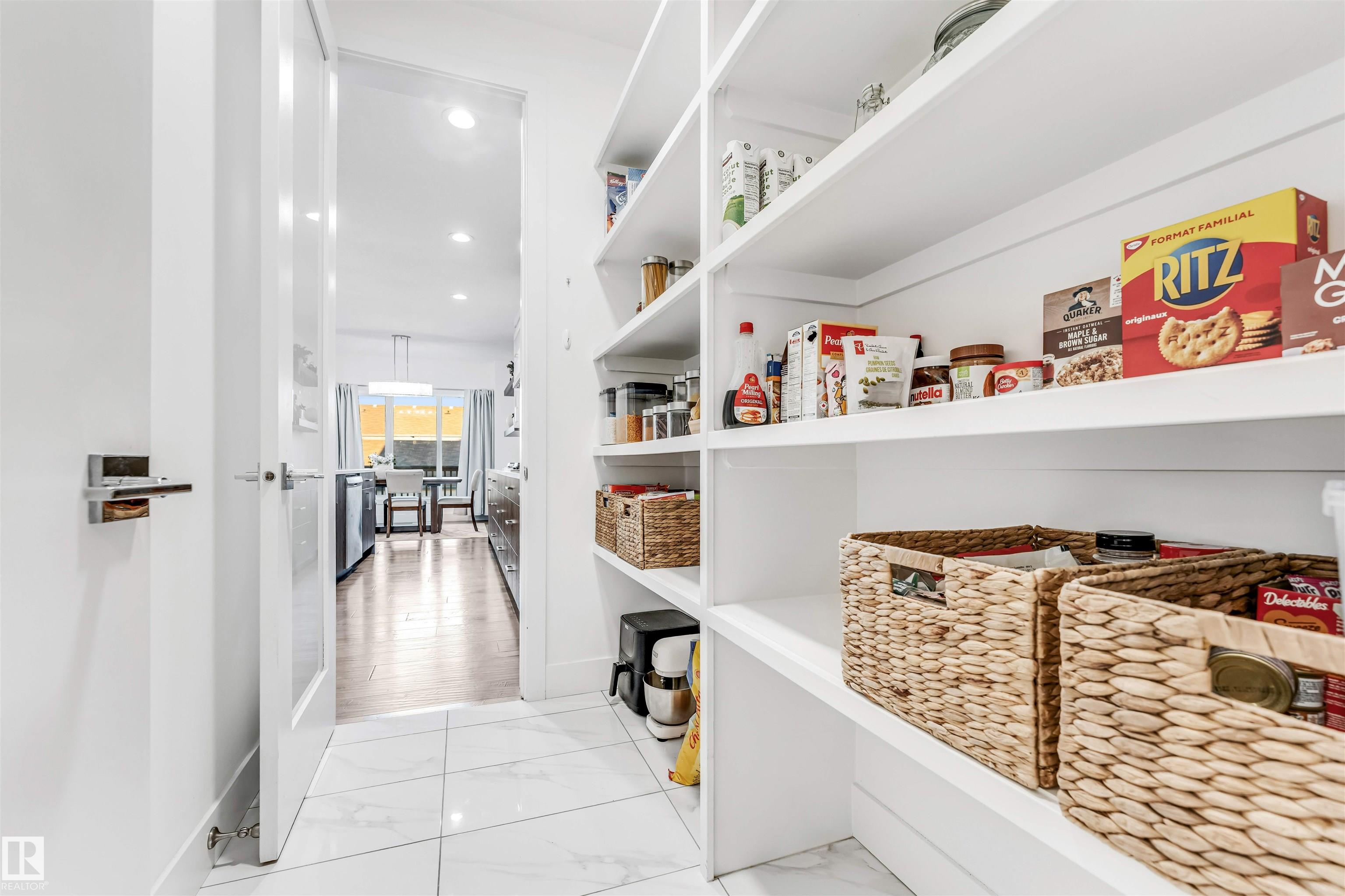 Photo 20 at 1407 Graydon Hill Way SW, Graydon Hill, Edmonton