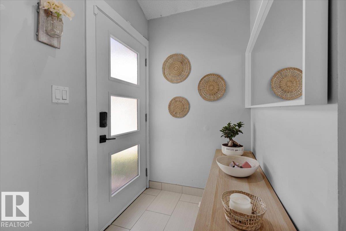 Photo 5 at 18911 58 Avenue NW, Jamieson Place, Edmonton