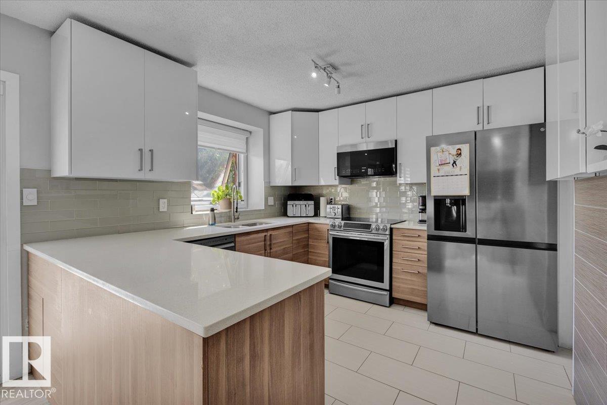 Photo 10 at 18911 58 Avenue NW, Jamieson Place, Edmonton